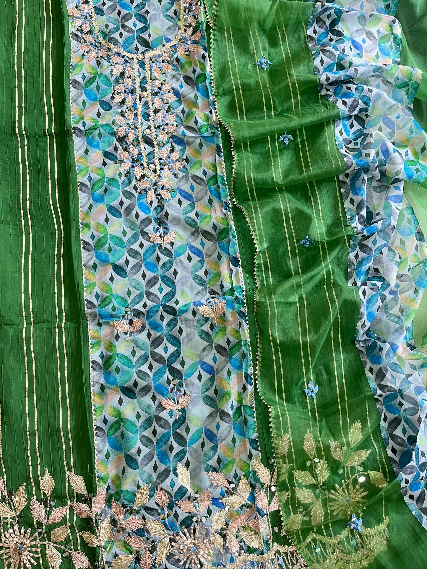 Gotta patti organza suit