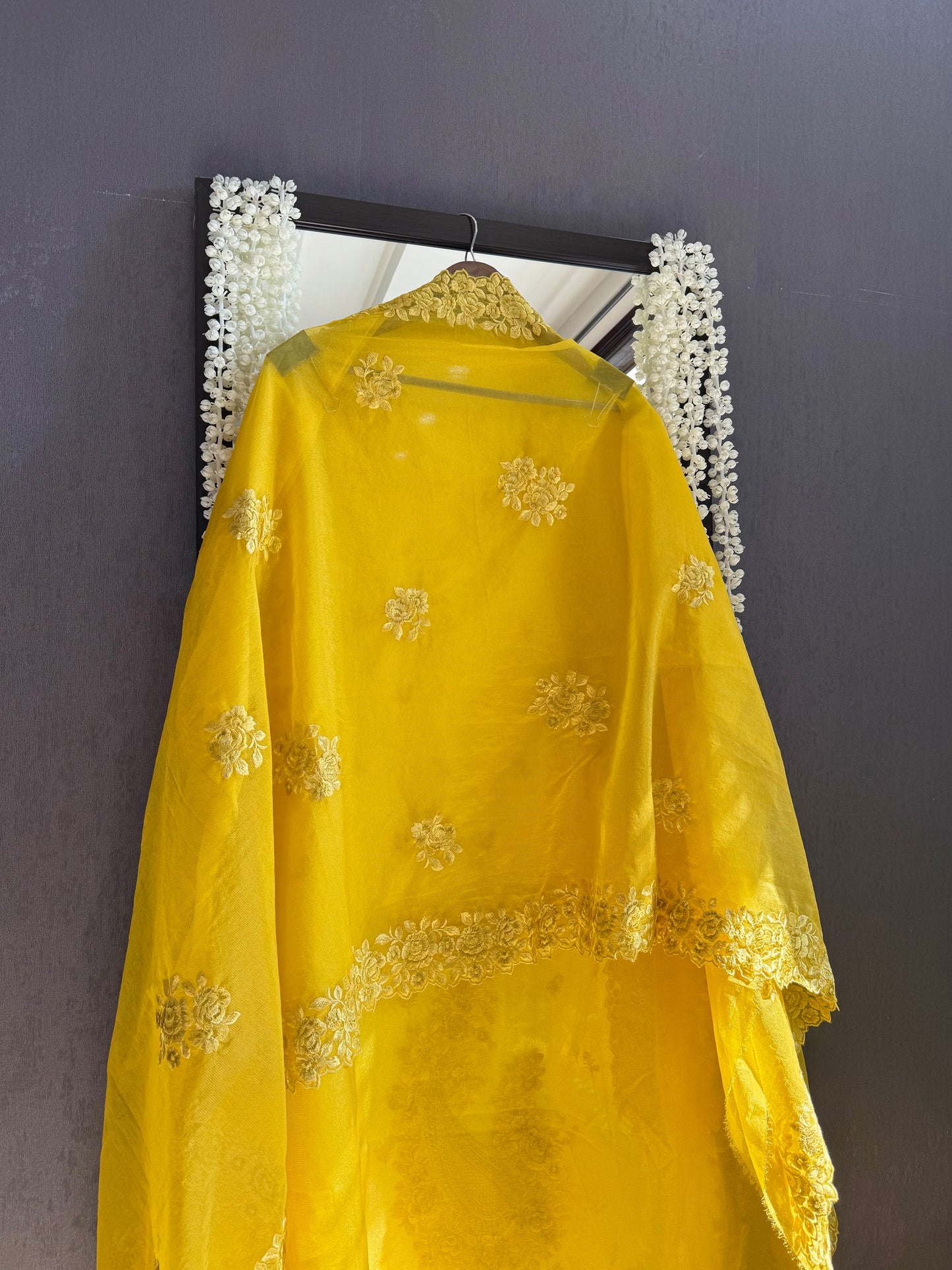 Monochromatic parsi work suit