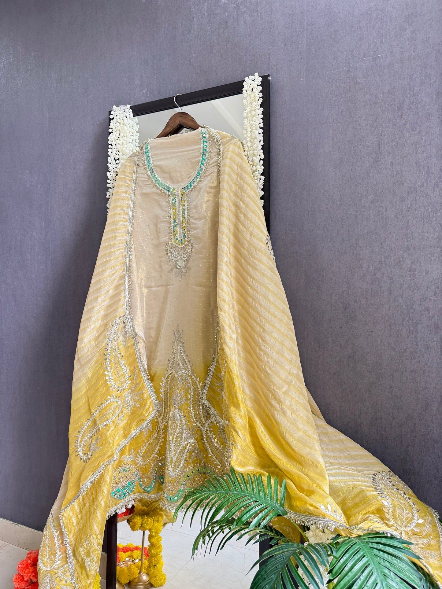 Luxurious Gotapatti ombré suit