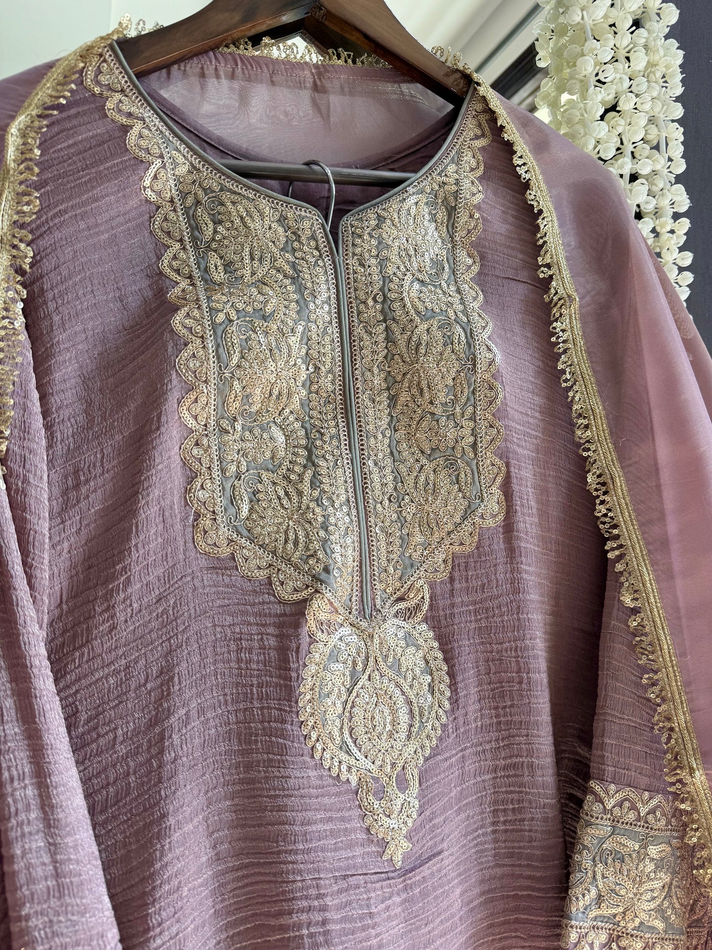 Luxurious crush tissue aari work set