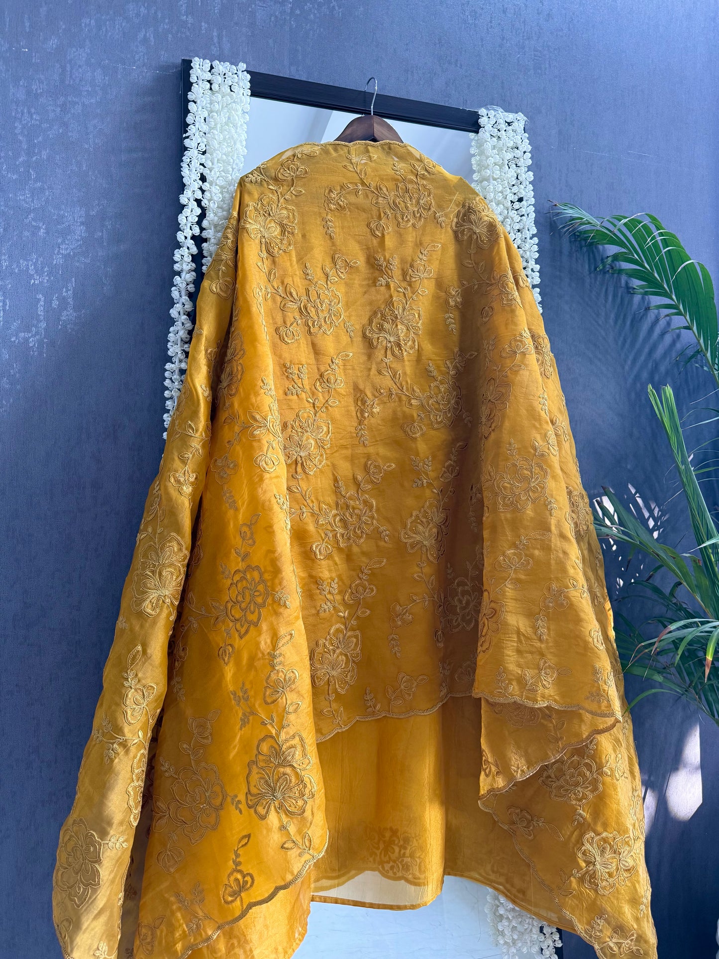 Luxurious monochromatic thread work suit