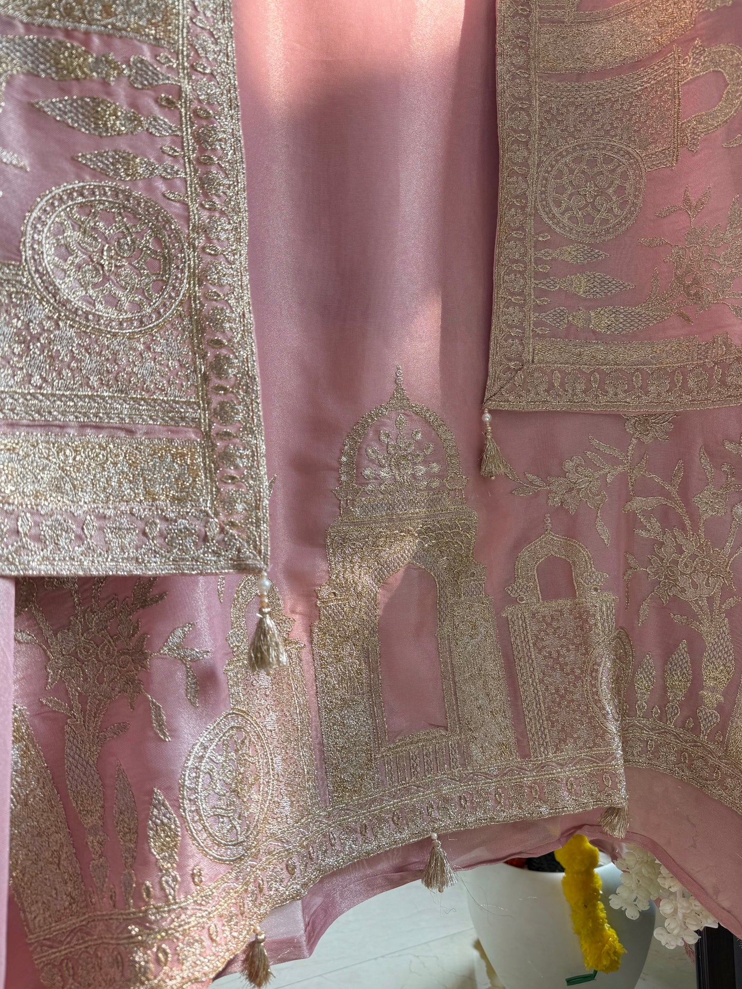 Luxurious temple pitta work suit