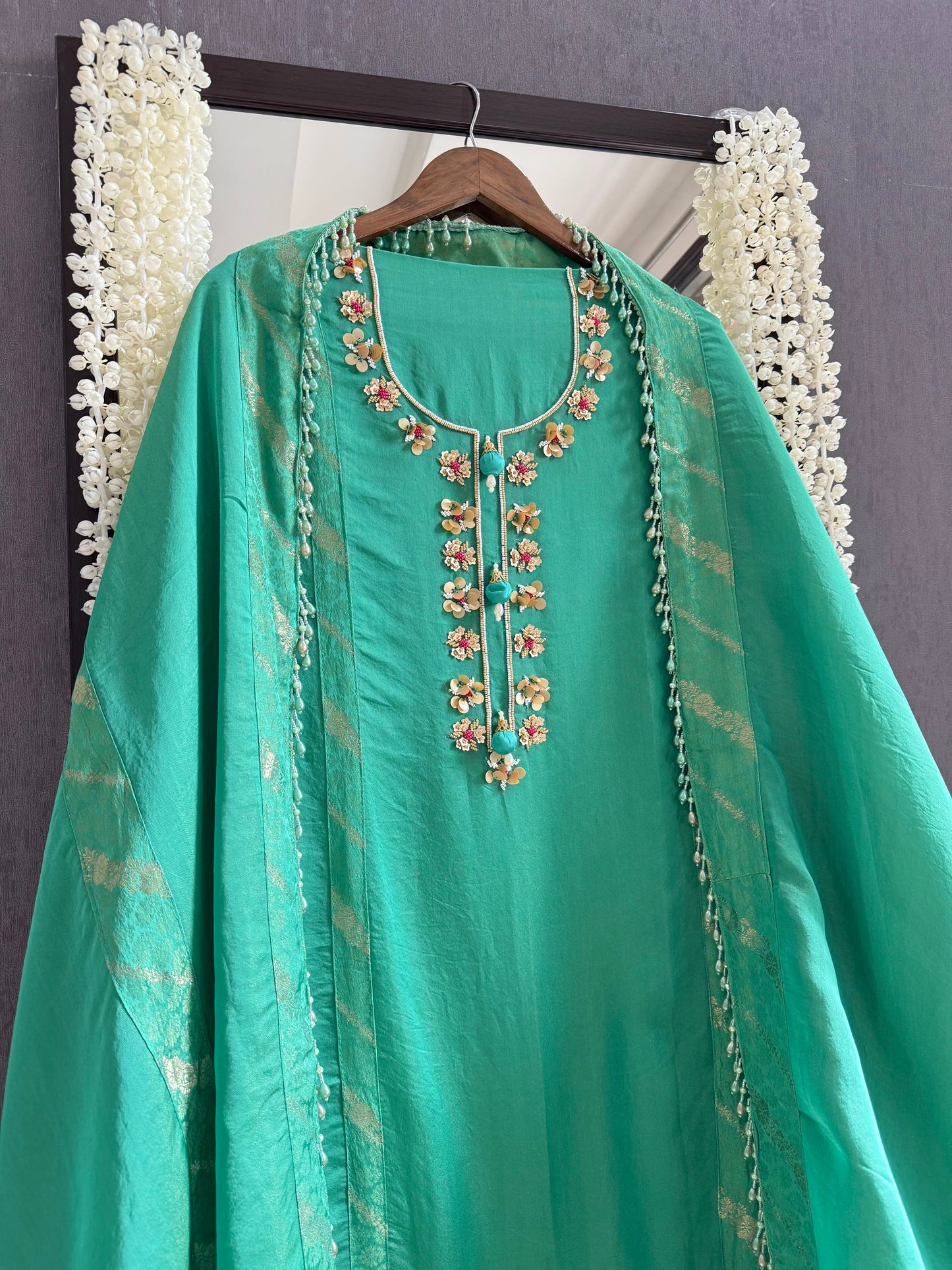 Luxurious elephants Handwork suit