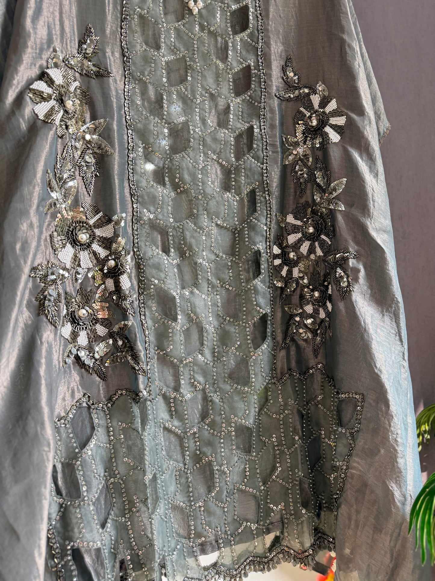 Luxurious cutwork Tissue silk suit