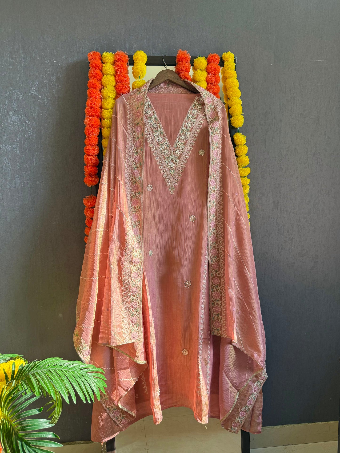 Crush tissue kashmiri aari work suit