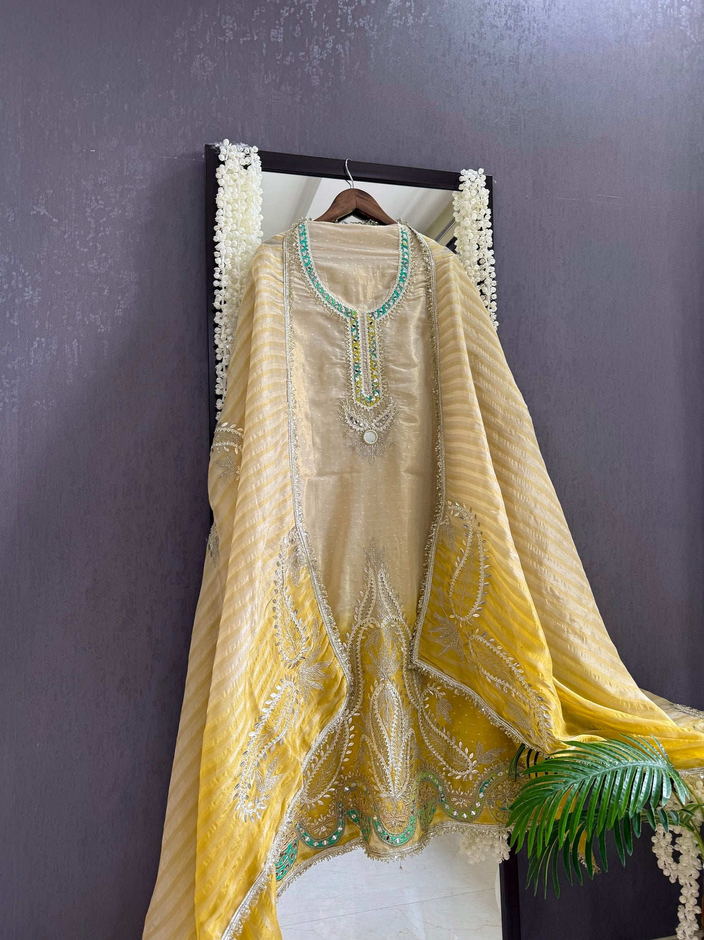 Luxurious Gotapatti ombré suit