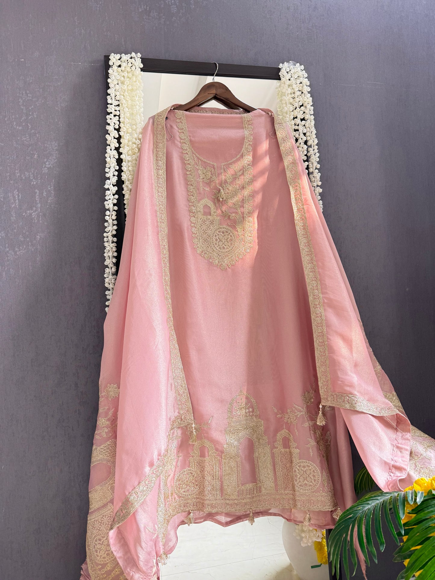 Luxurious temple pitta work suit