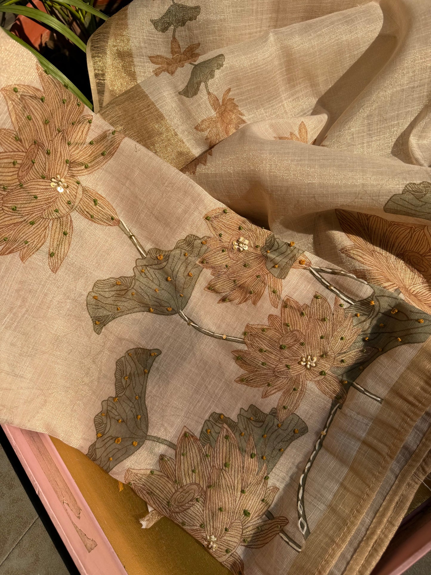Pure linen lotus kantha work suit