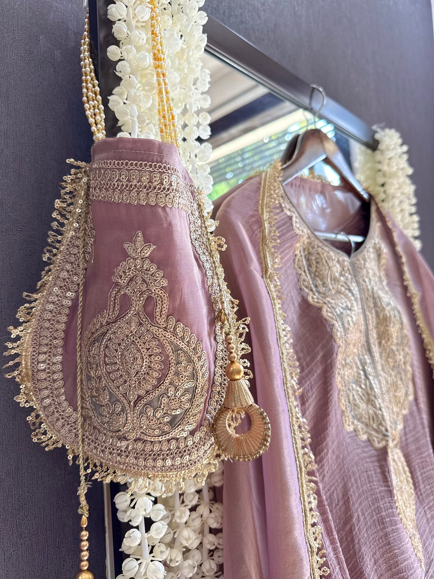 Luxurious crush tissue aari work set