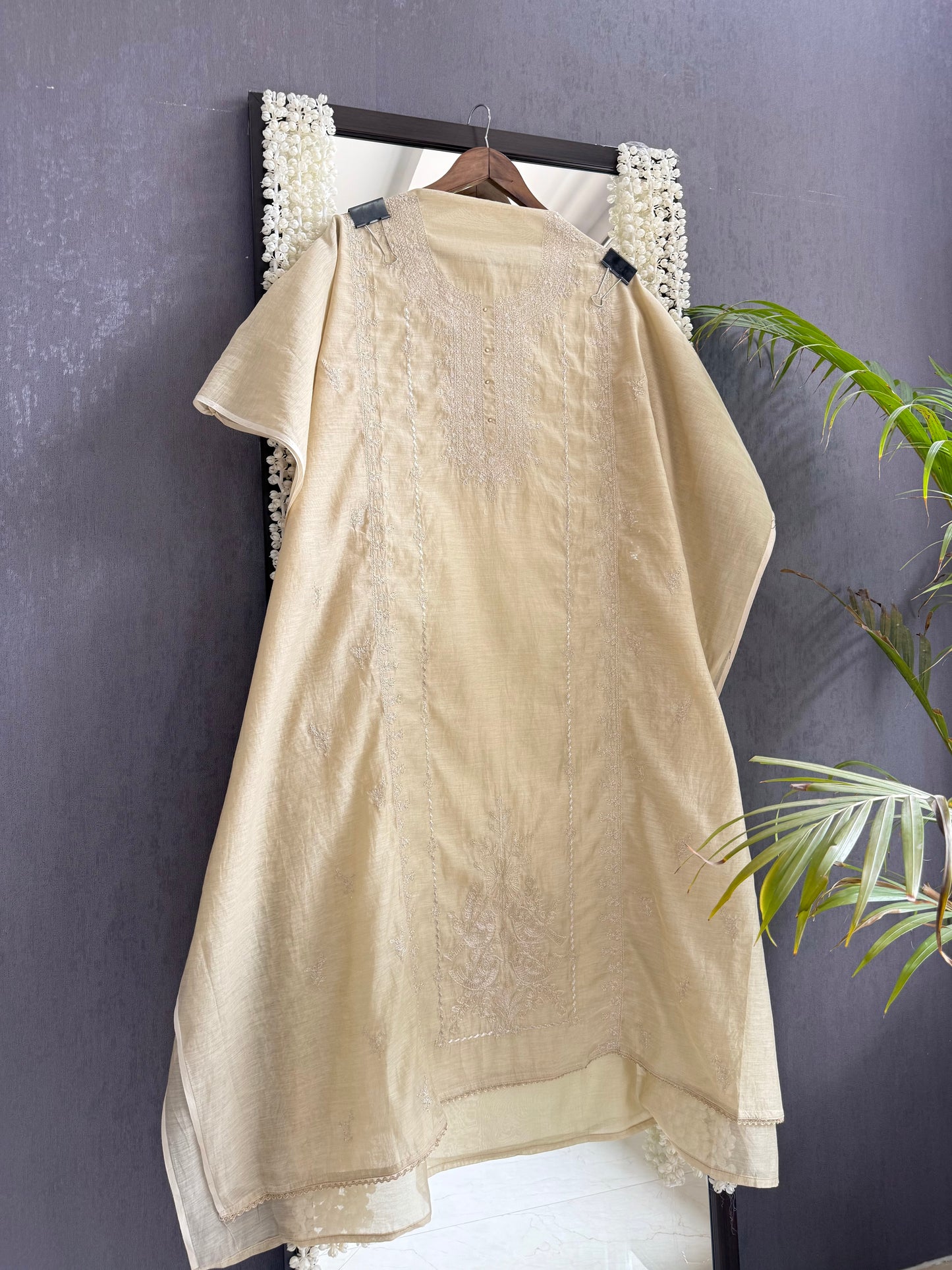 Luxurious Mul chanderi dori sitara suit