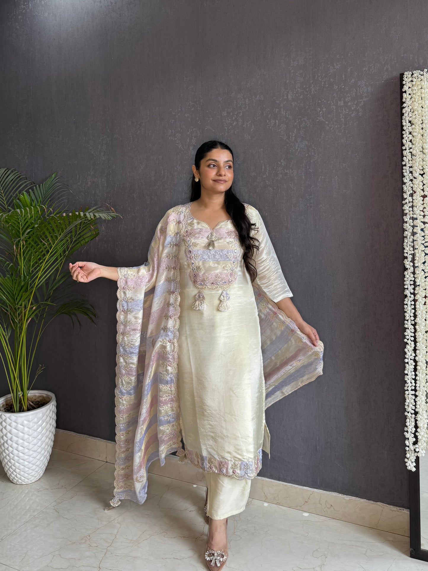 Tissue silk dori work suit set