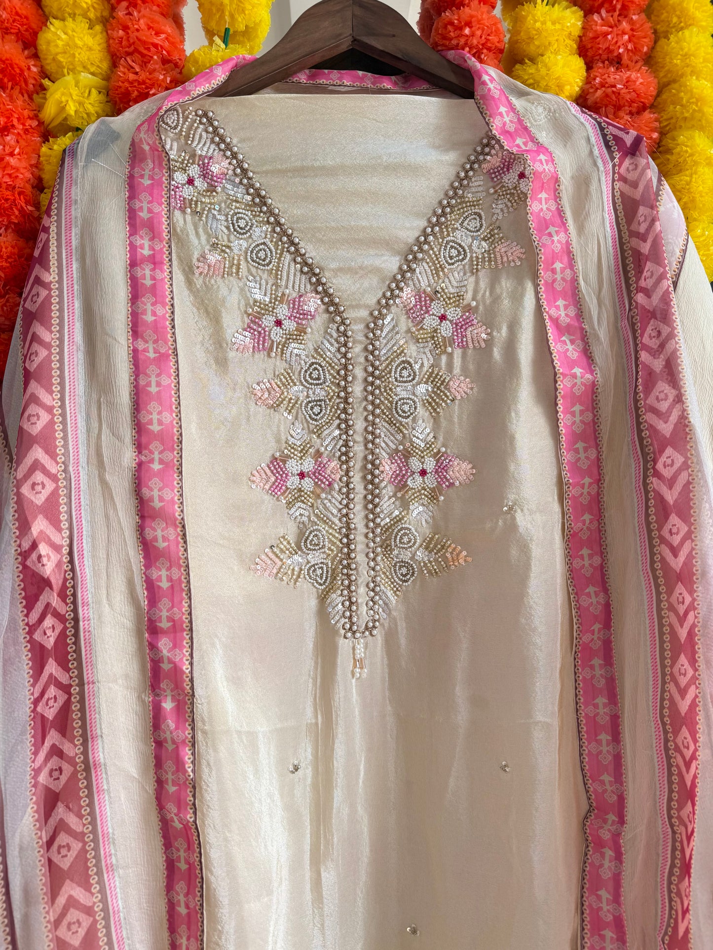 Tissue silk handwork suit