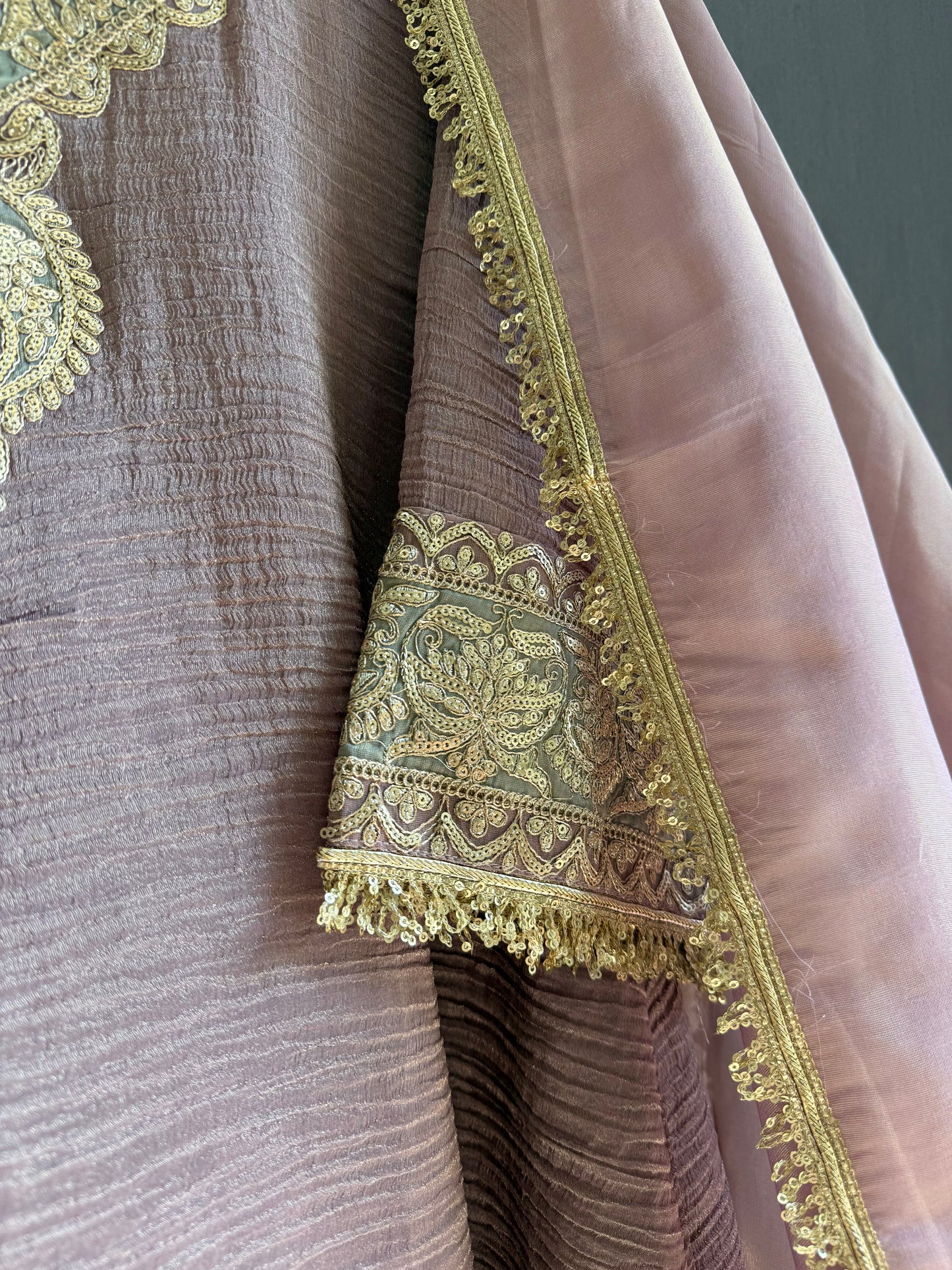 Luxurious crush tissue aari work set