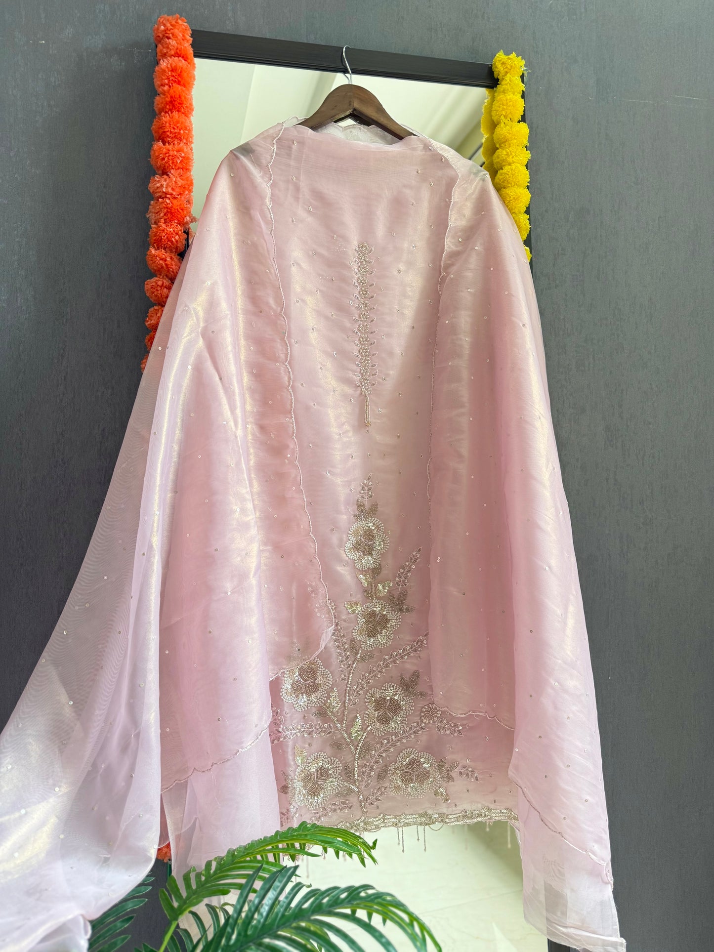 Glass tissue handwork suit