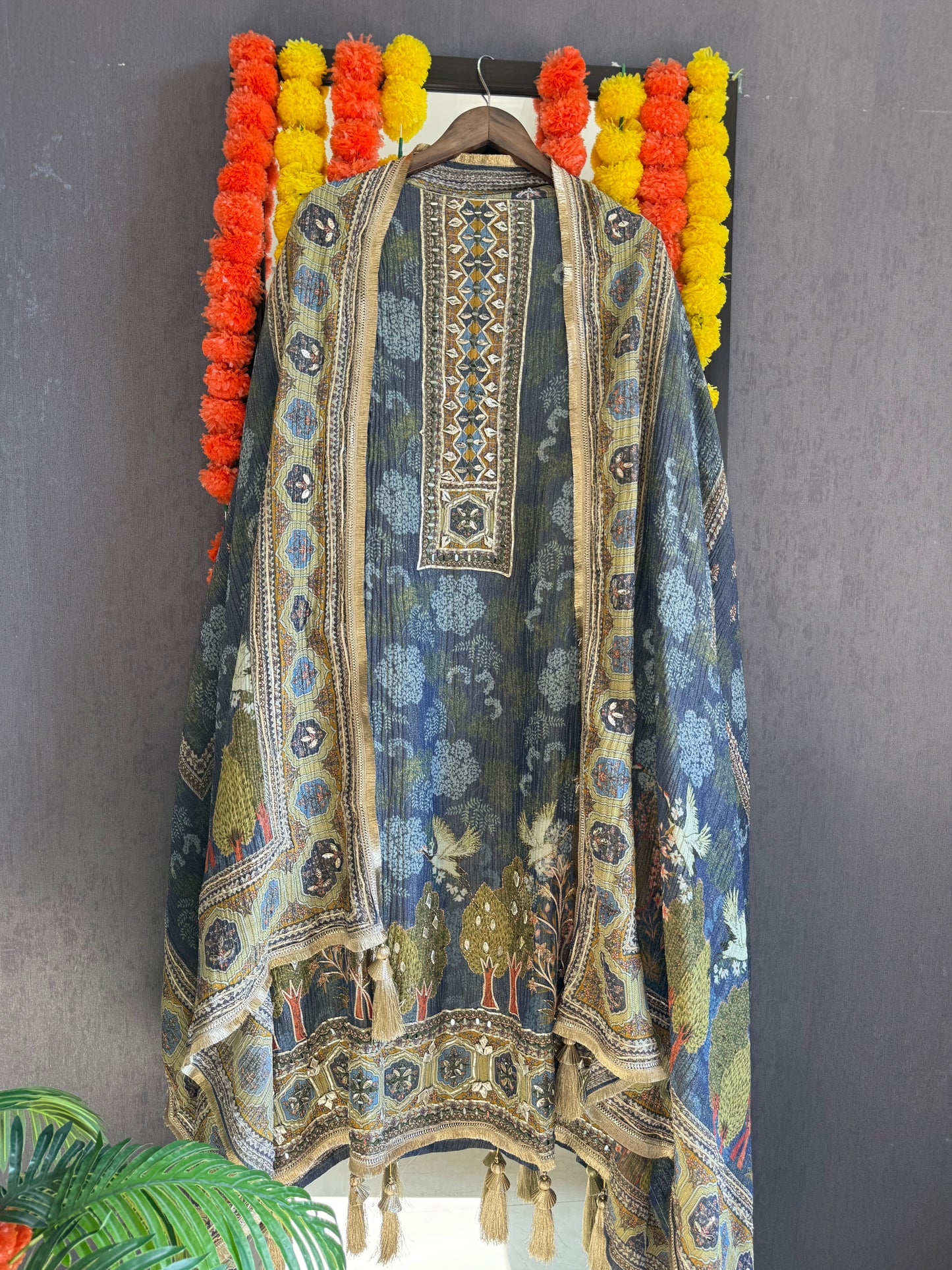 Luxurious soft Crush Tissue silk suit