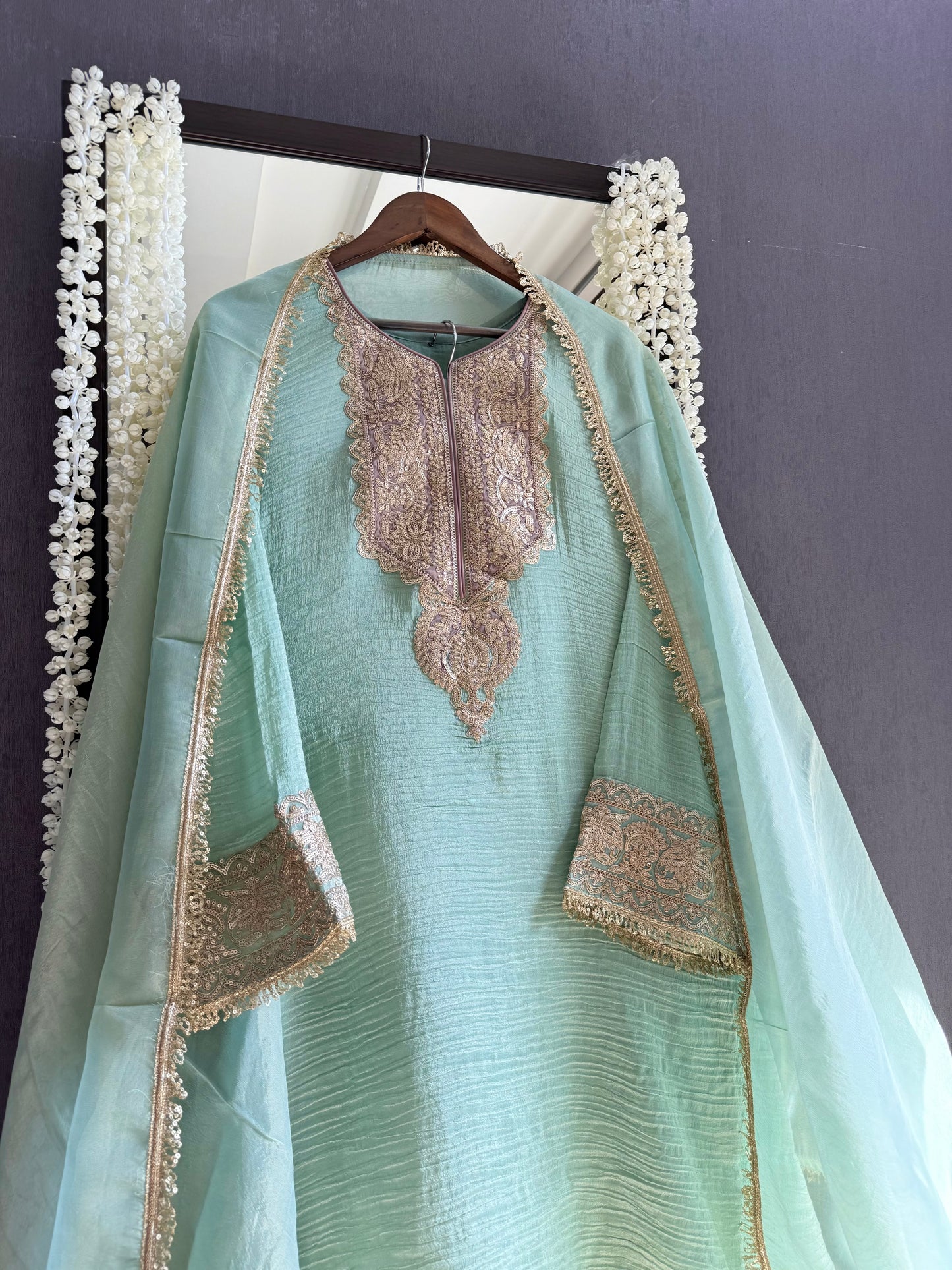 Luxurious crush tissue aari work set