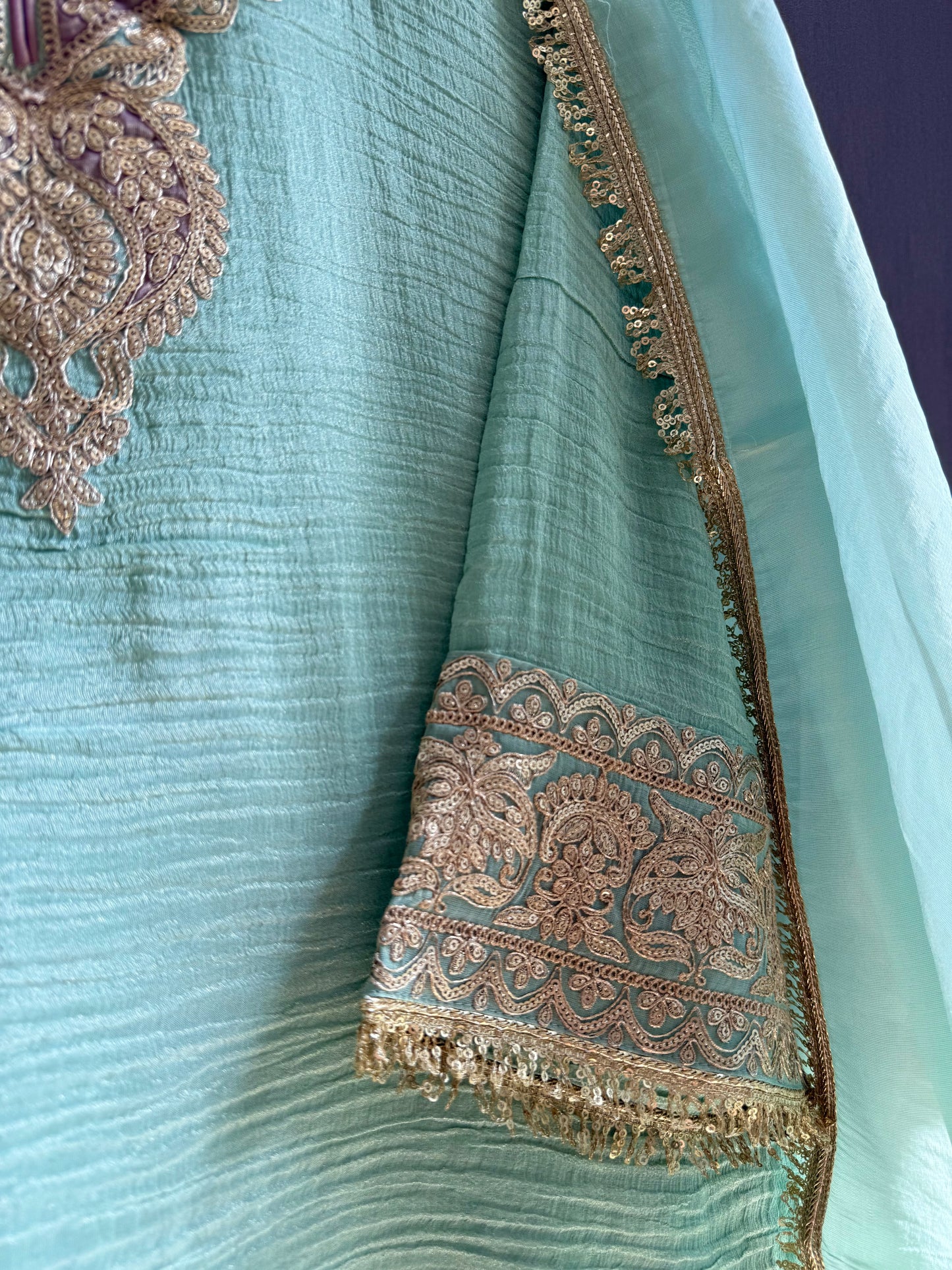 Luxurious crush tissue aari work set