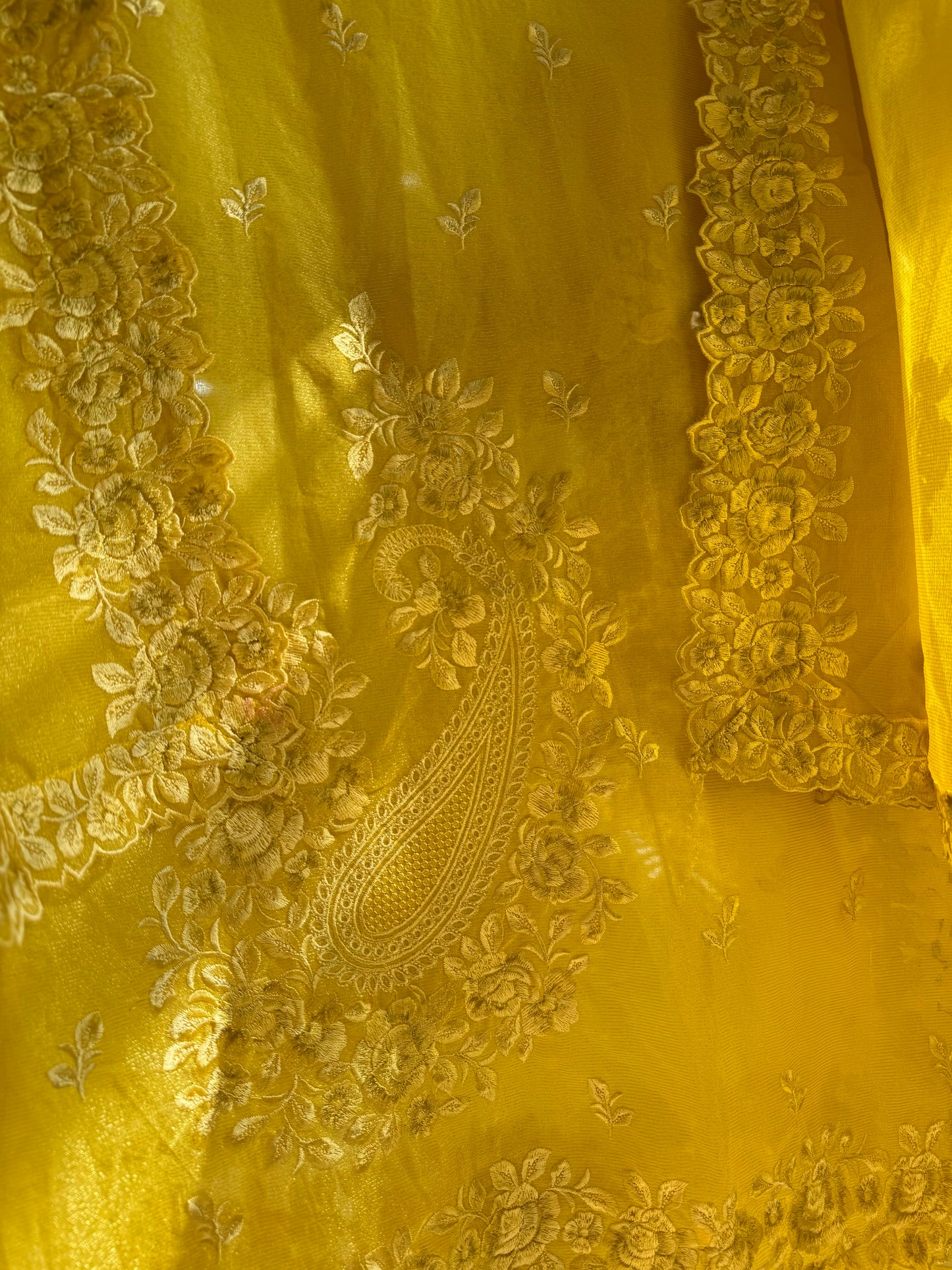 Monochromatic parsi work suit