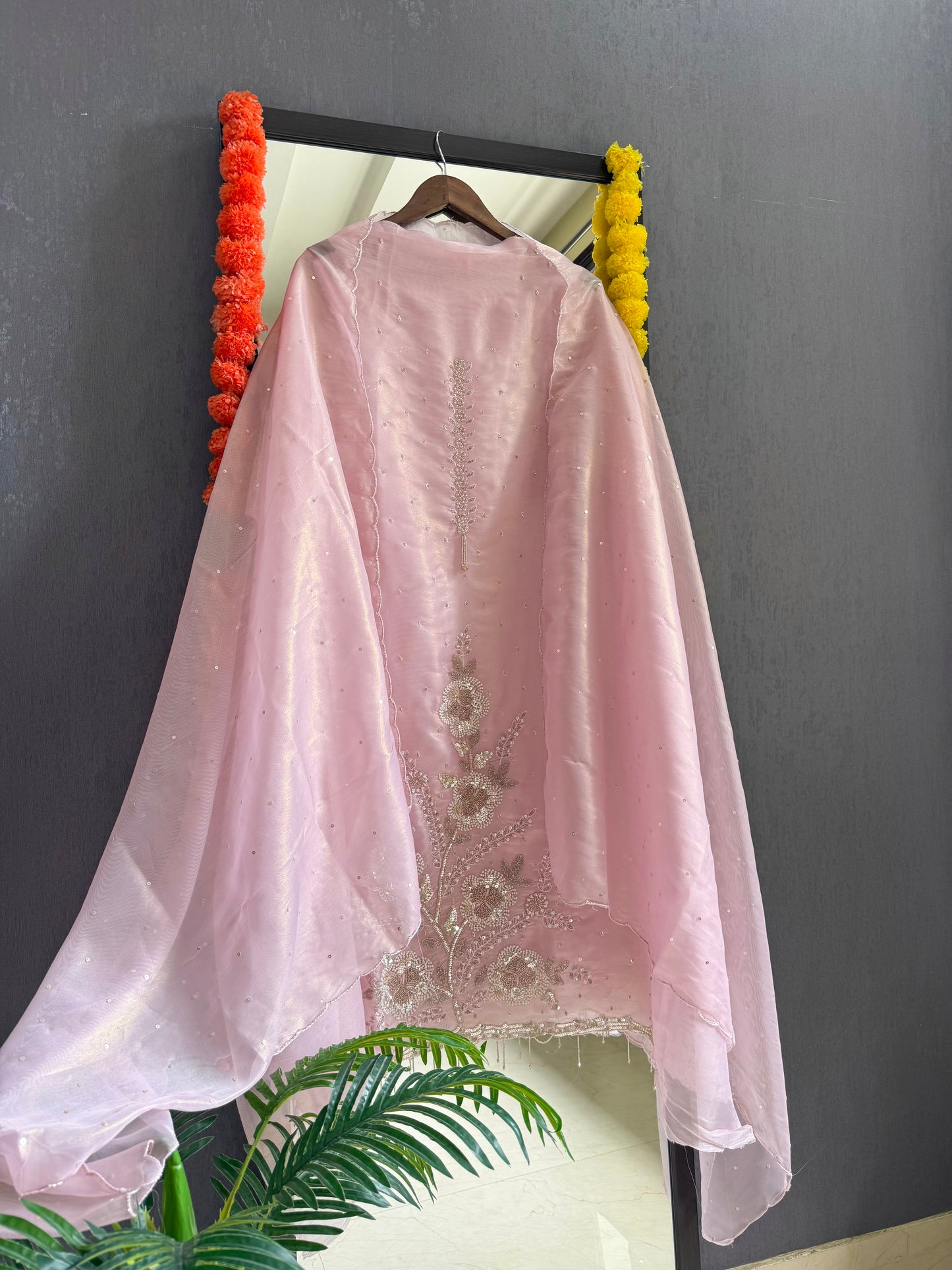 Glass tissue handwork suit
