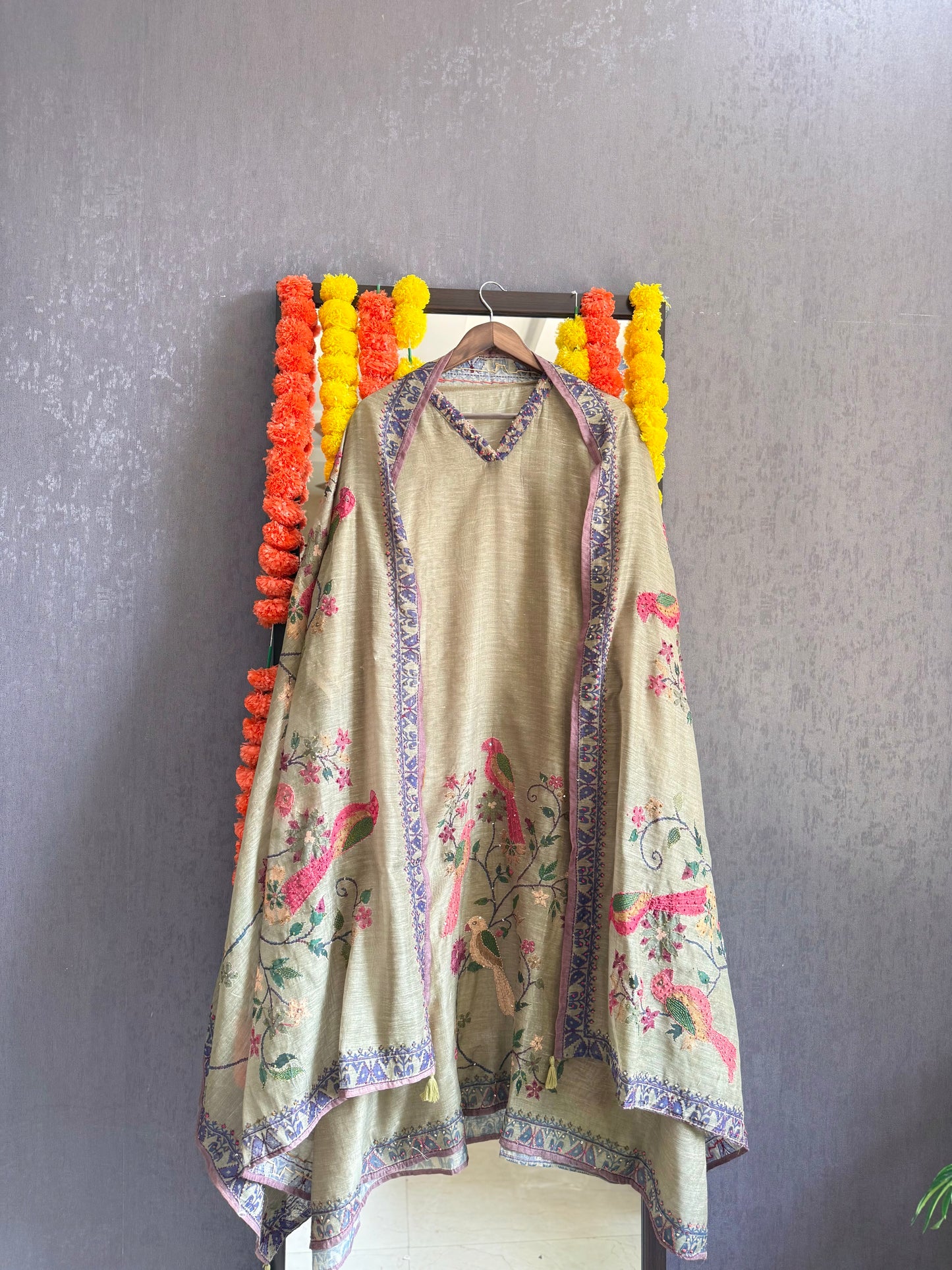 Pure linen birds frenchknot kantha work suit