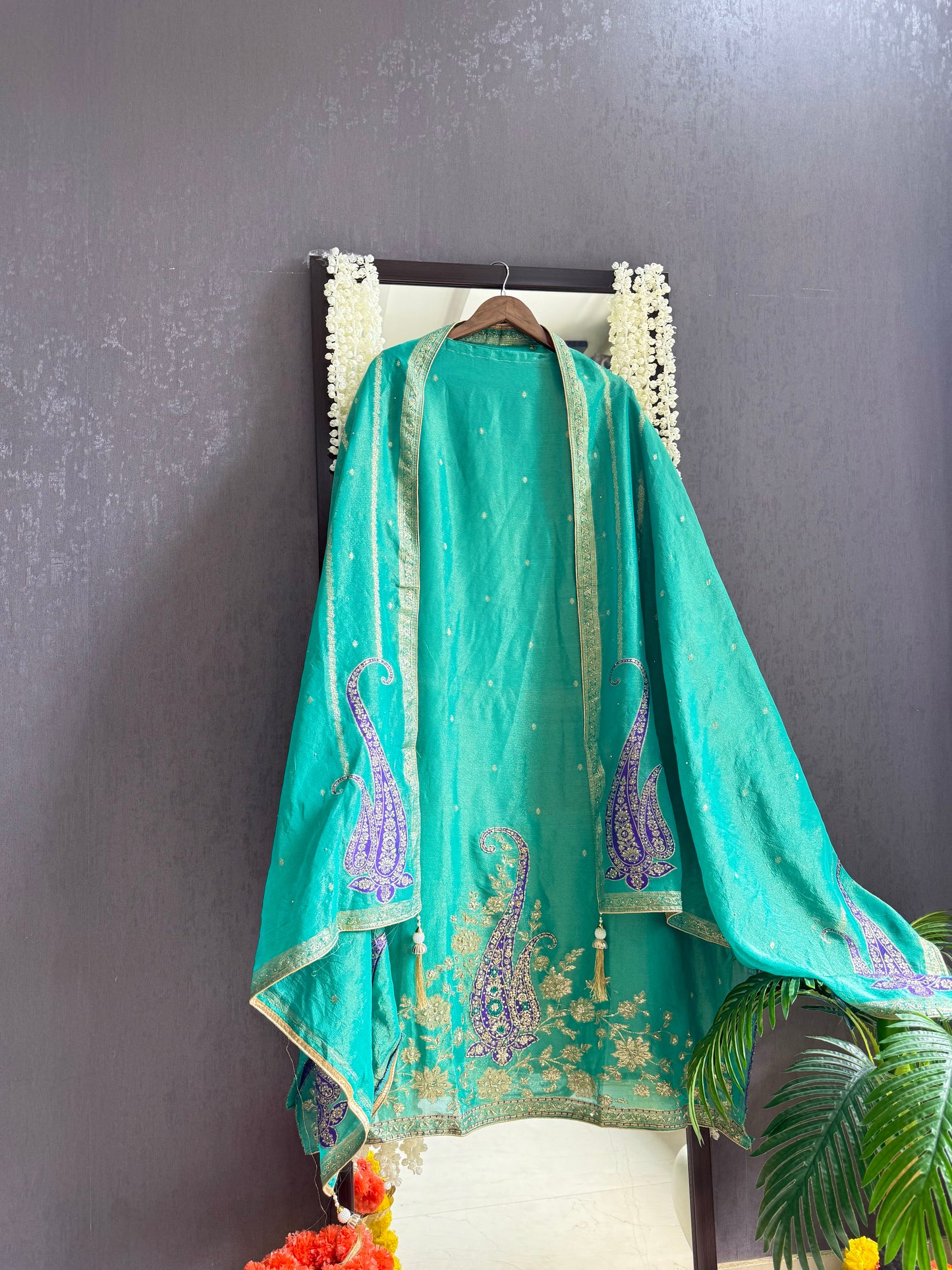 Benarsi zardozi suit