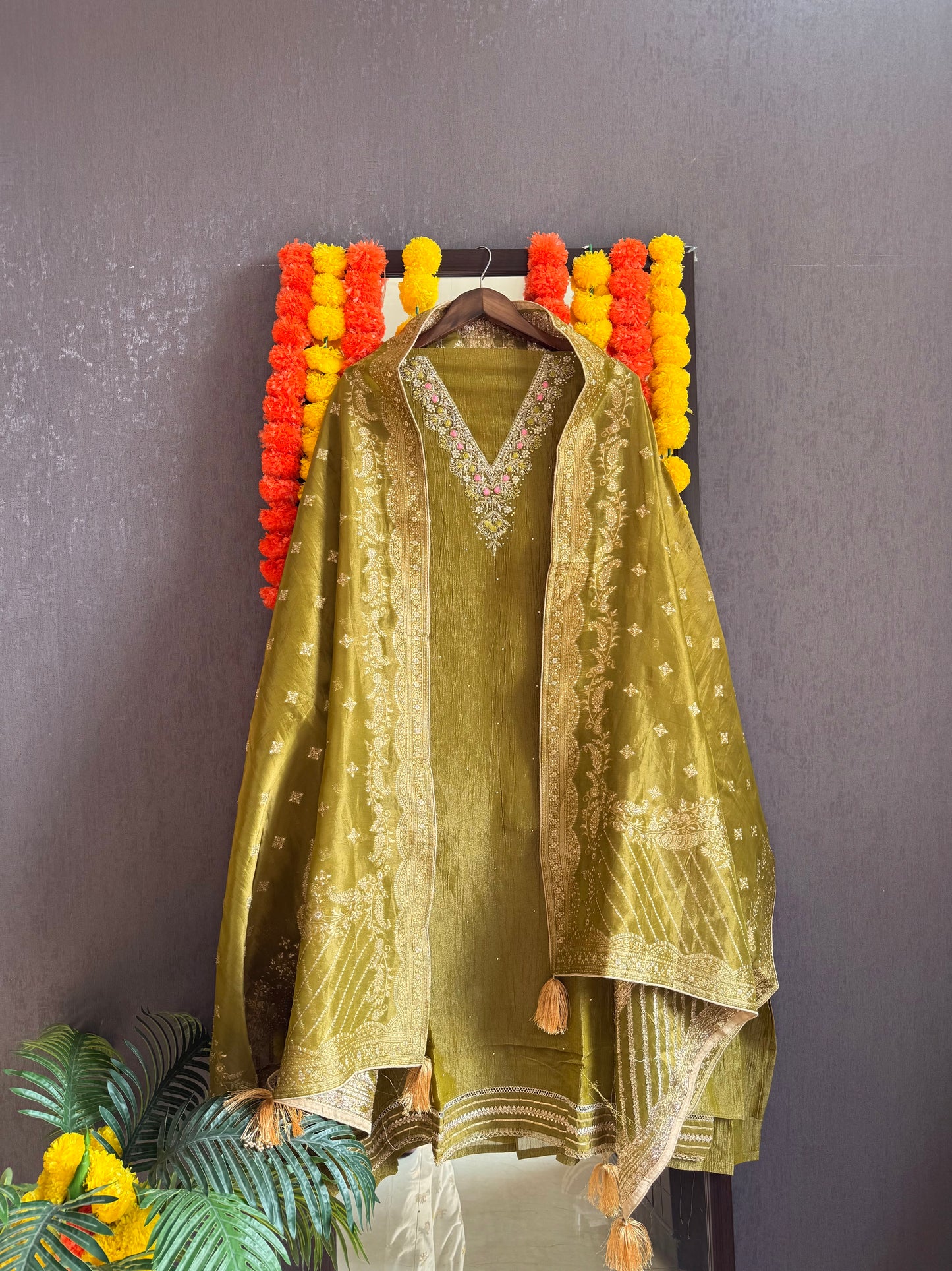 Premium Benarsi crush tissue handwork suit
