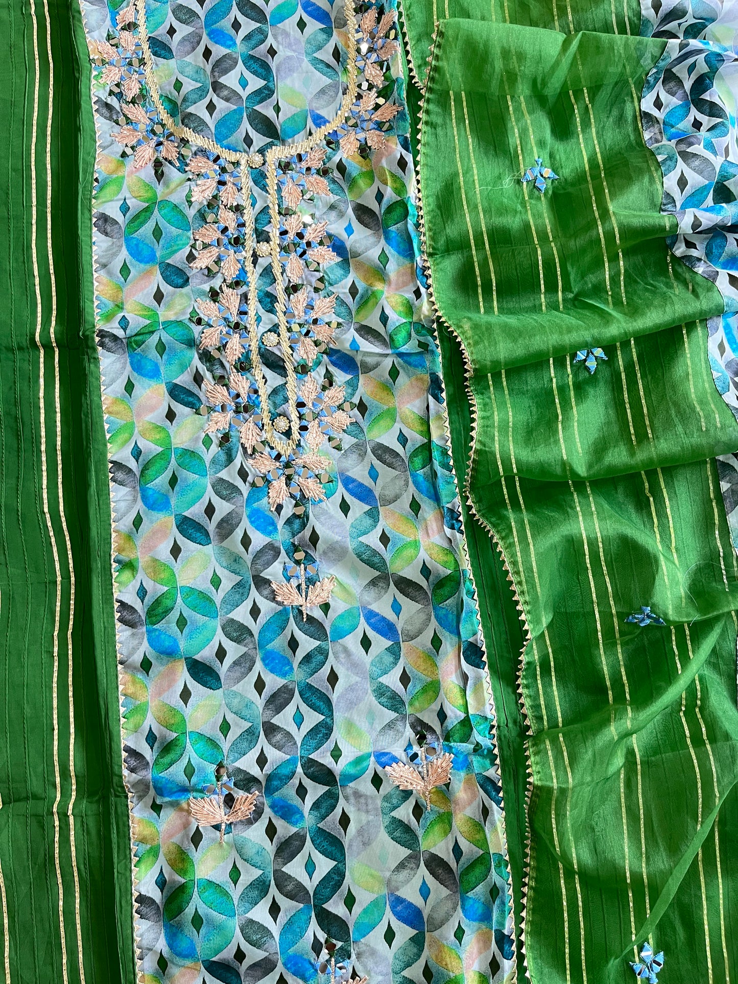 Gotta patti organza suit