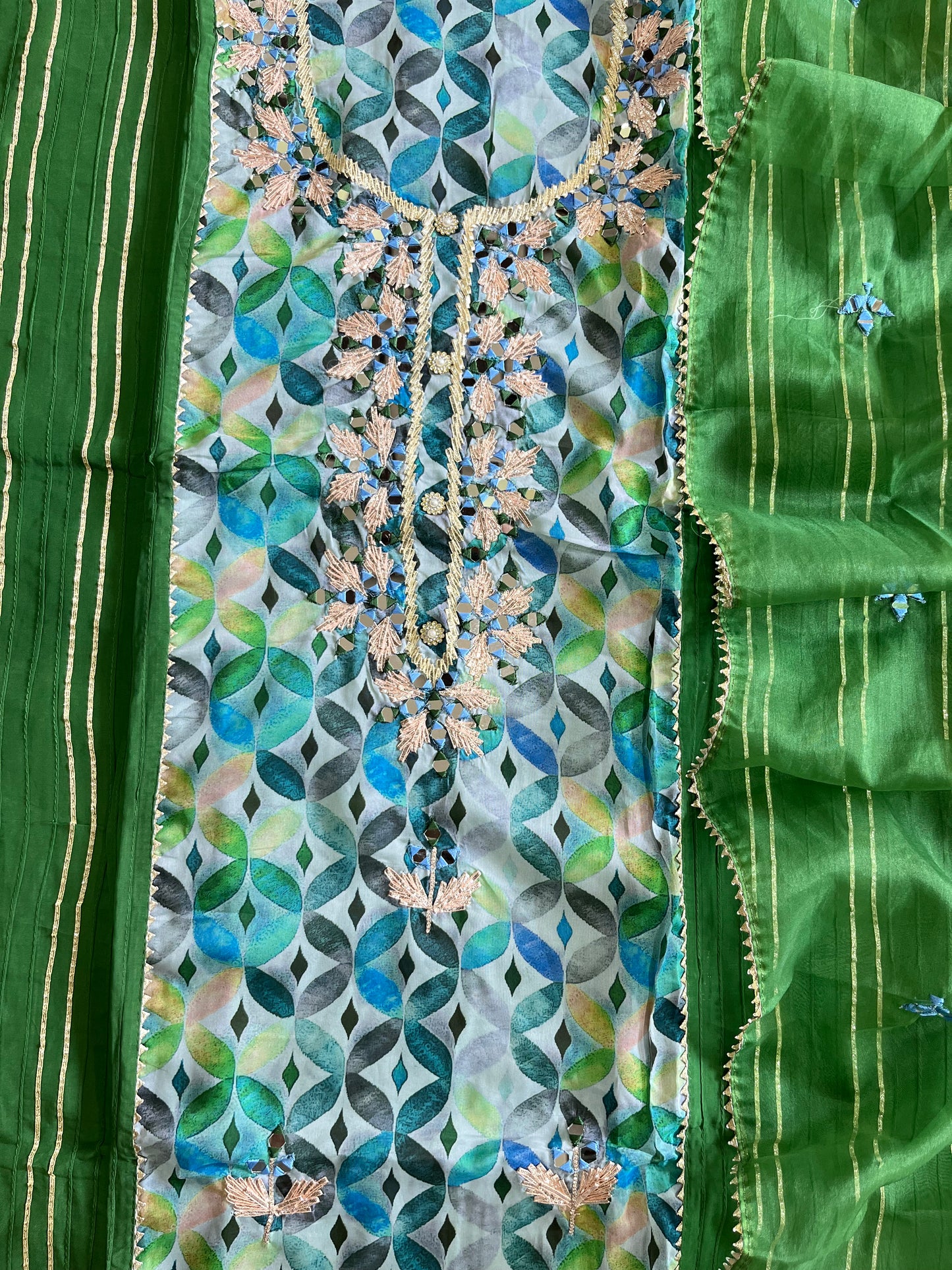 Gotta patti organza suit