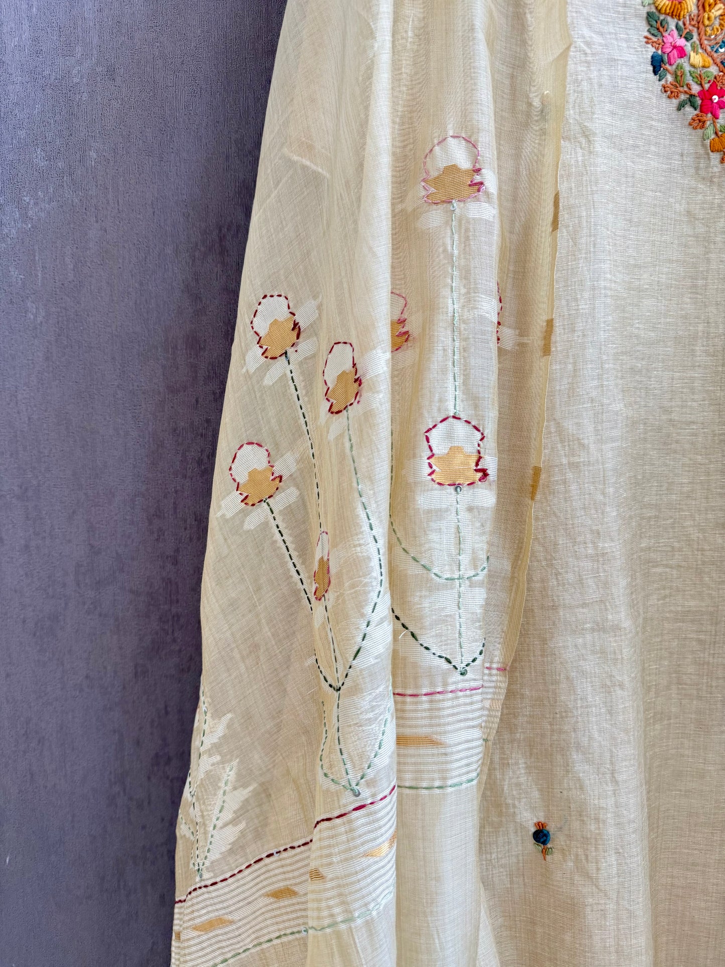 Linen frenchknot suit