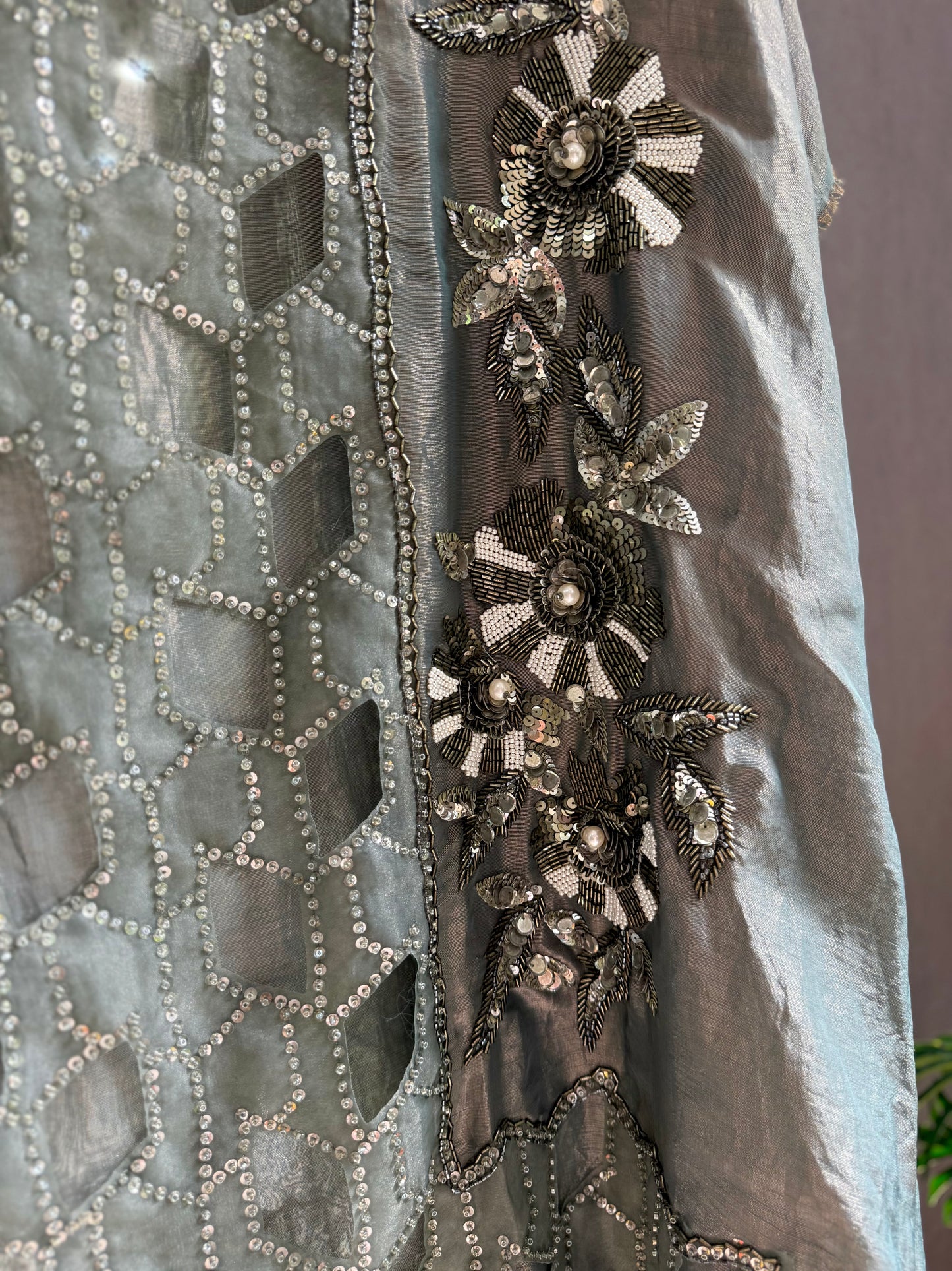Luxurious cutwork Tissue silk suit