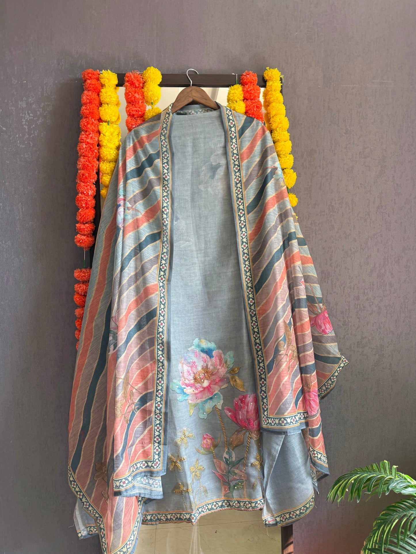 Pure linen lotus kantha work suit