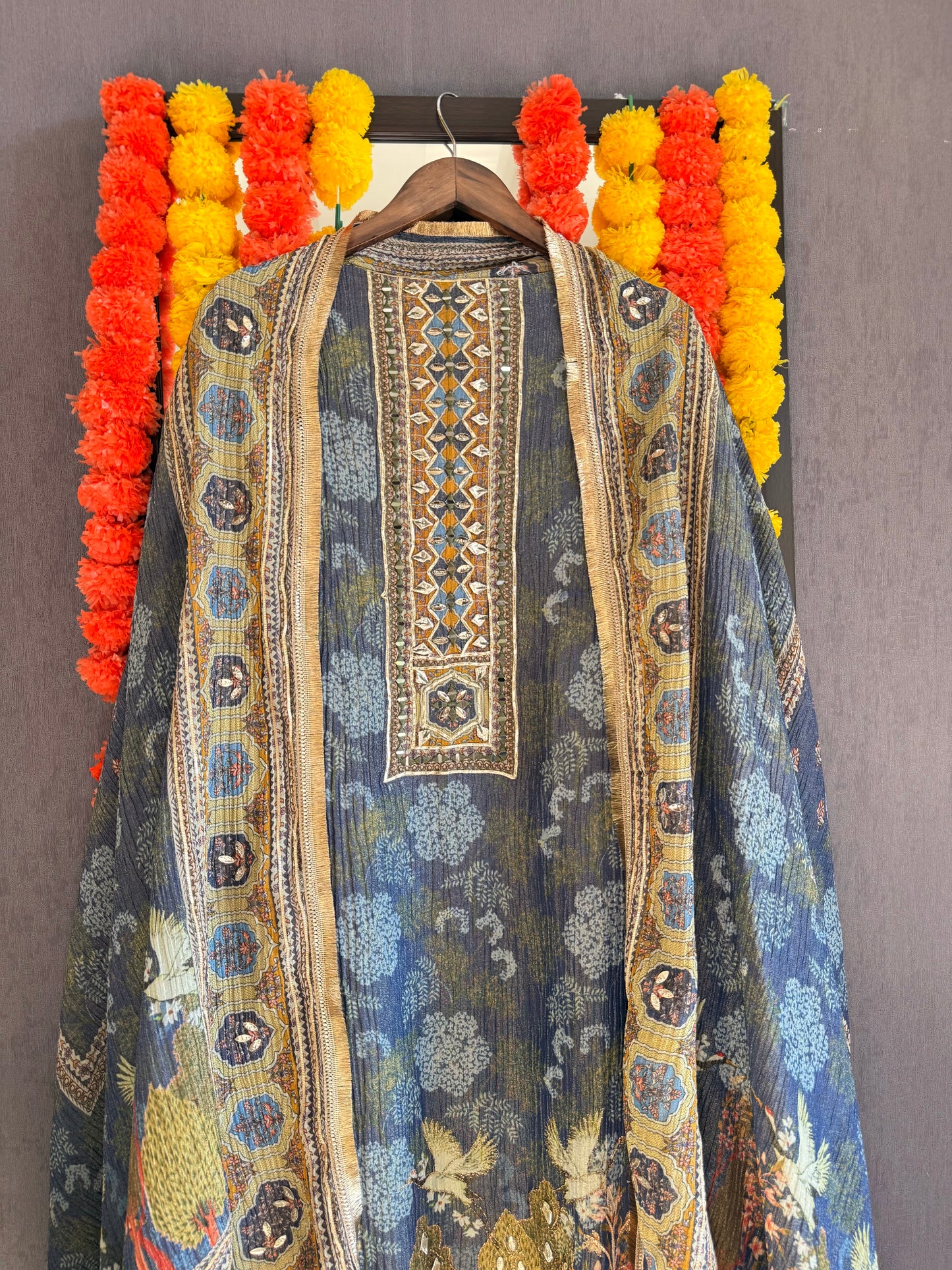 Luxurious soft Crush Tissue silk suit