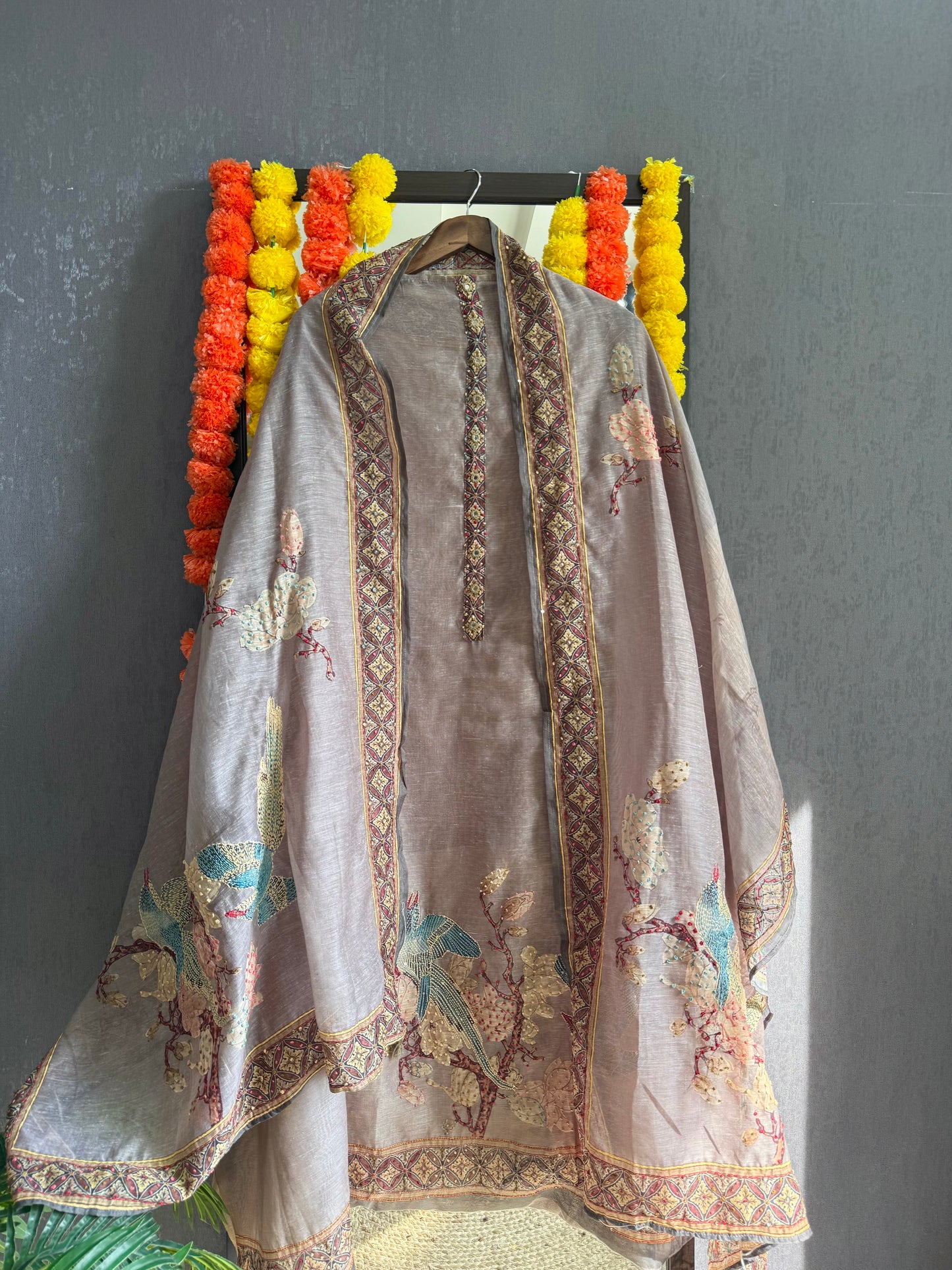 Pure linen swans frenchknot kantha work suit