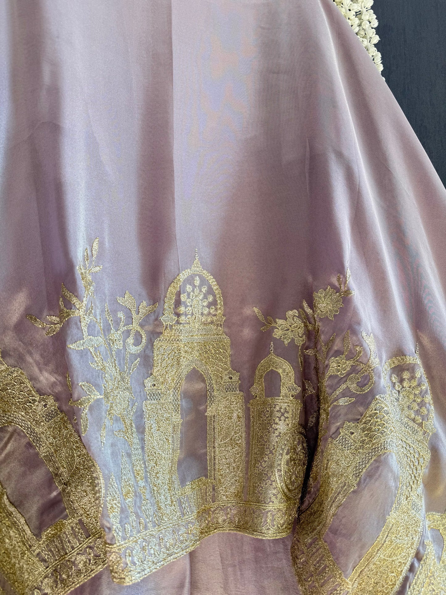 Luxurious temple pitta work suit