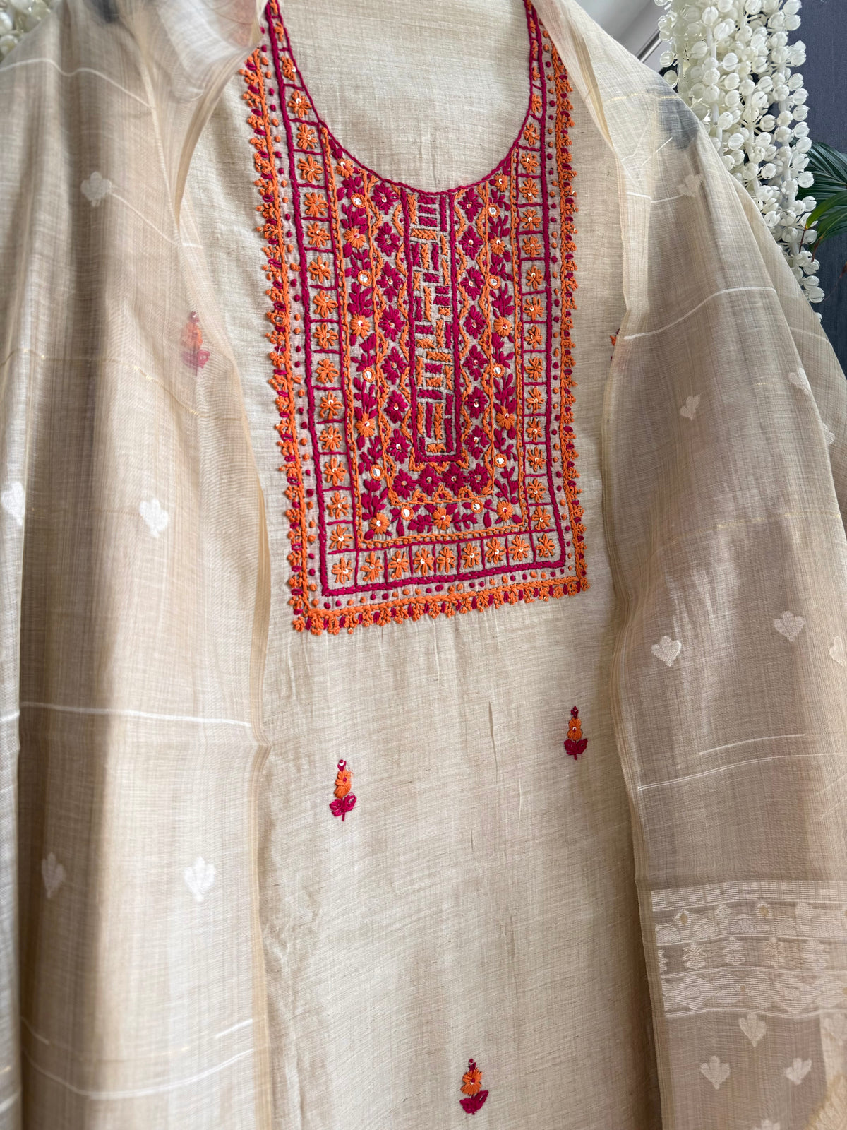 Linen frenchknot suit