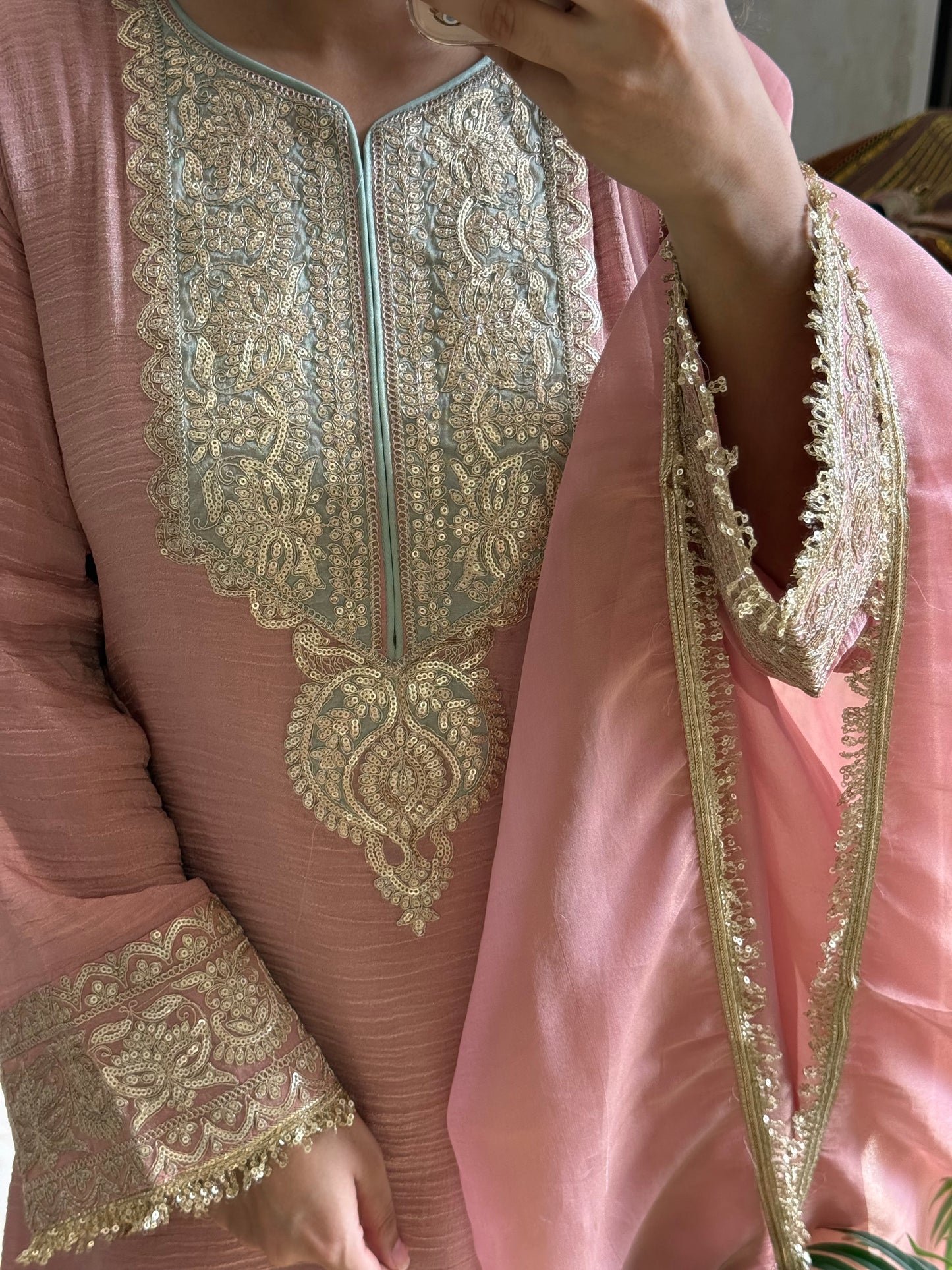 Luxurious crush tissue aari work set