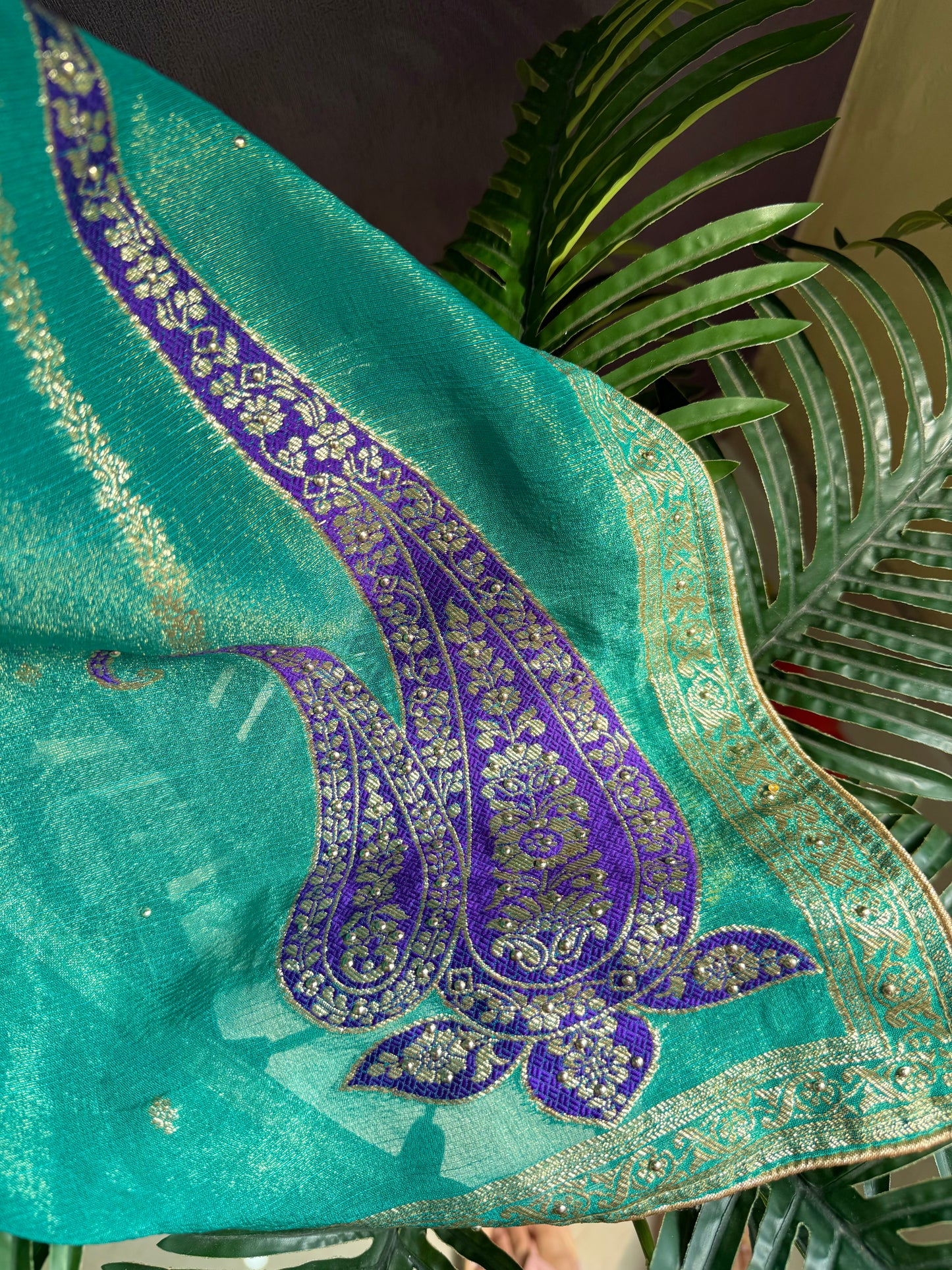 Benarsi zardozi suit