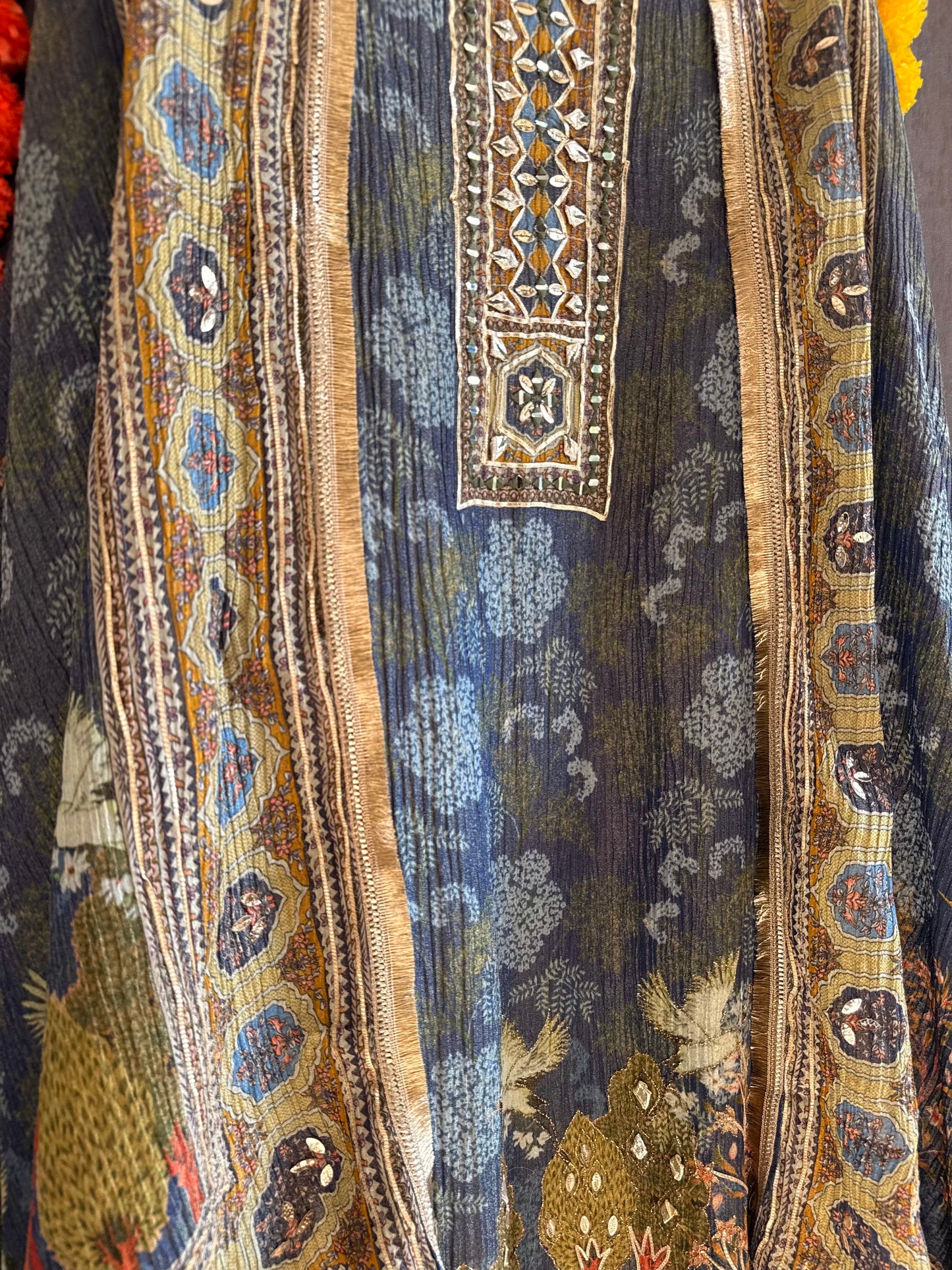 Luxurious soft Crush Tissue silk suit