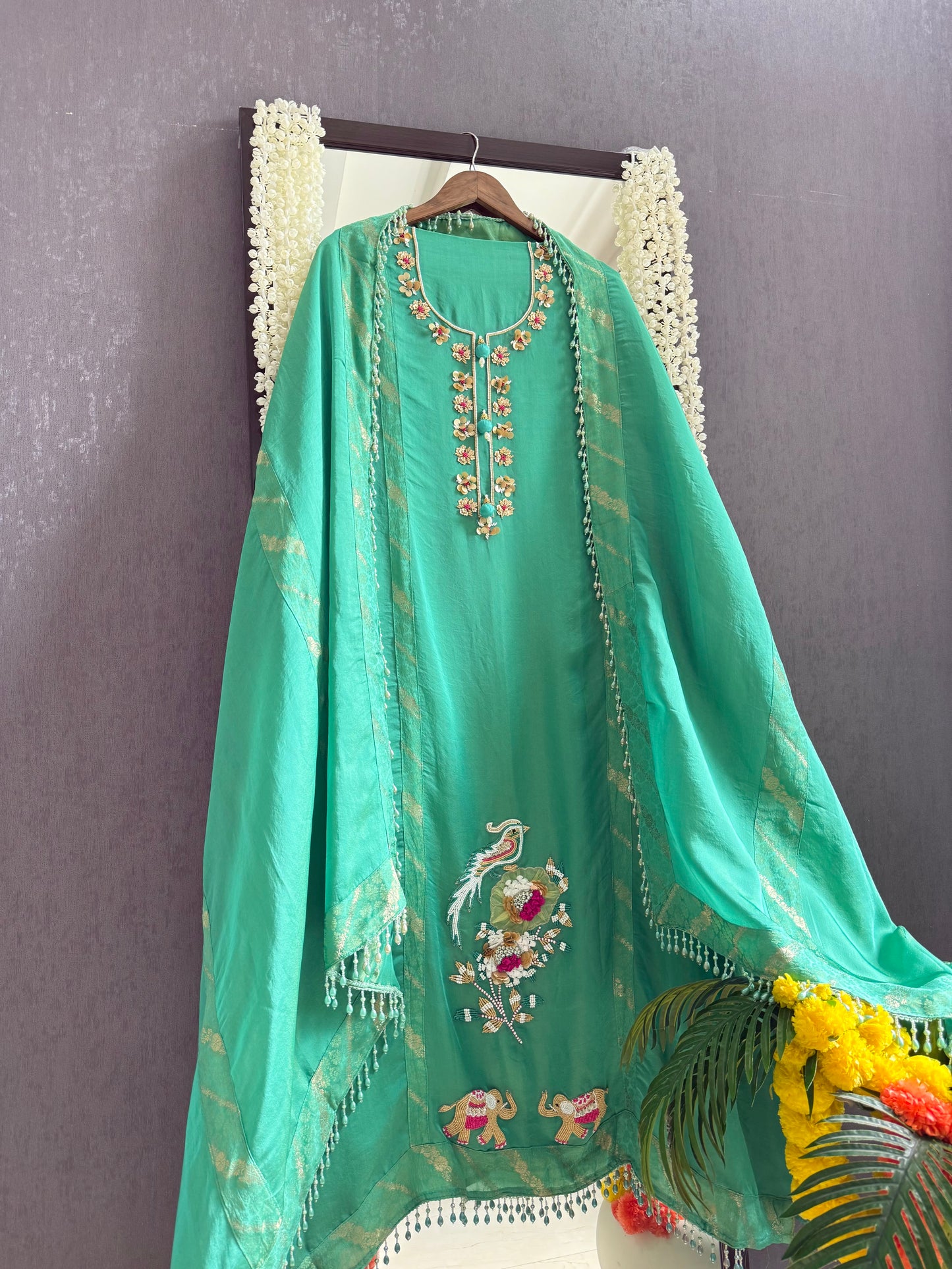 Luxurious elephants Handwork suit