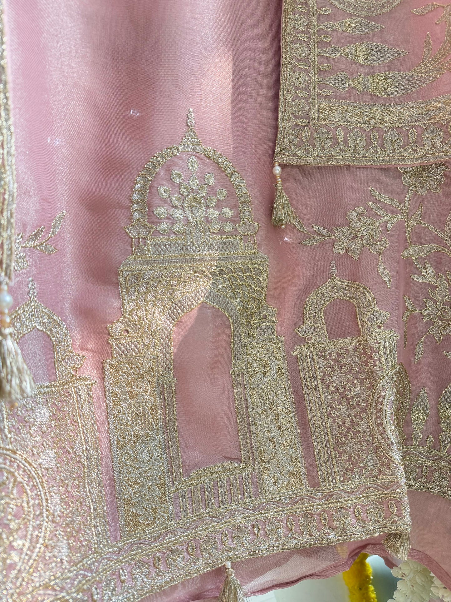 Luxurious temple pitta work suit