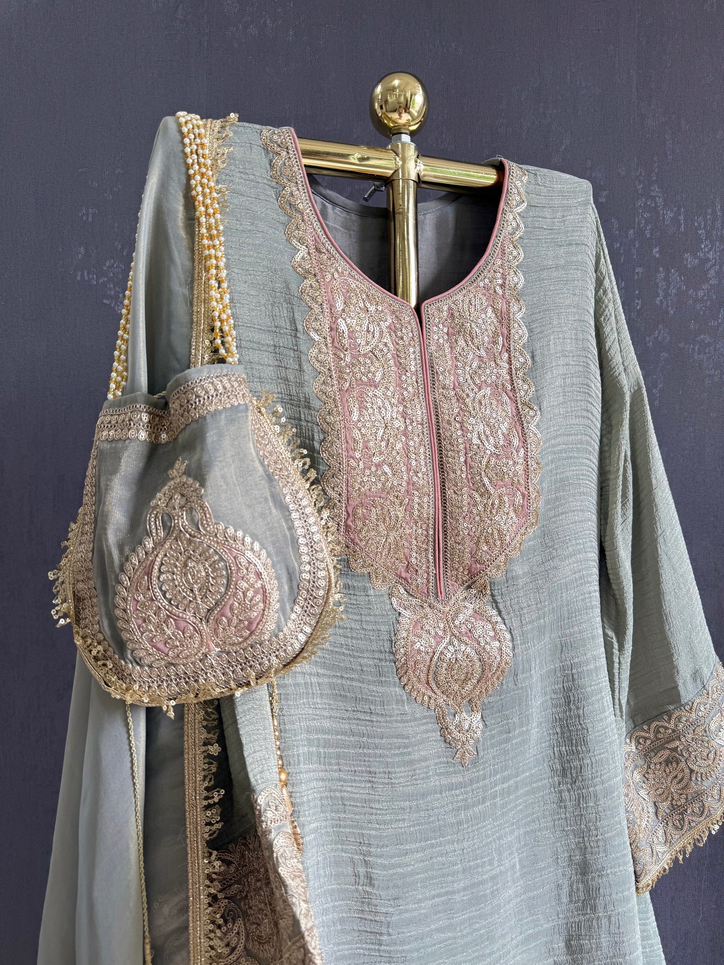 Luxurious crush tissue aari work set