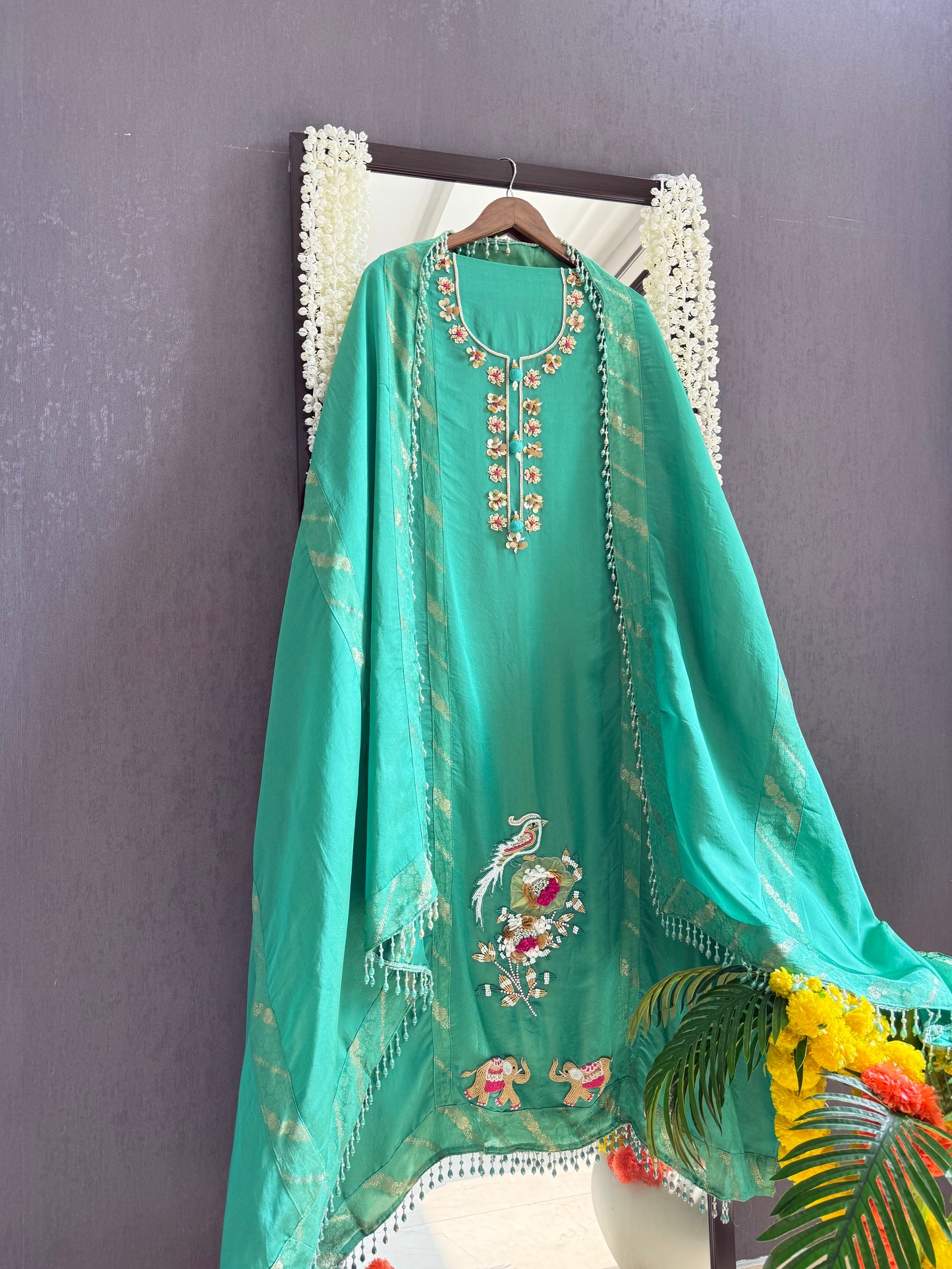 Luxurious elephants Handwork suit