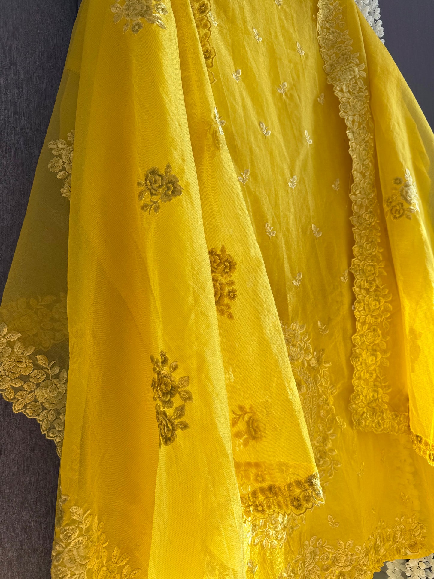 Monochromatic parsi work suit