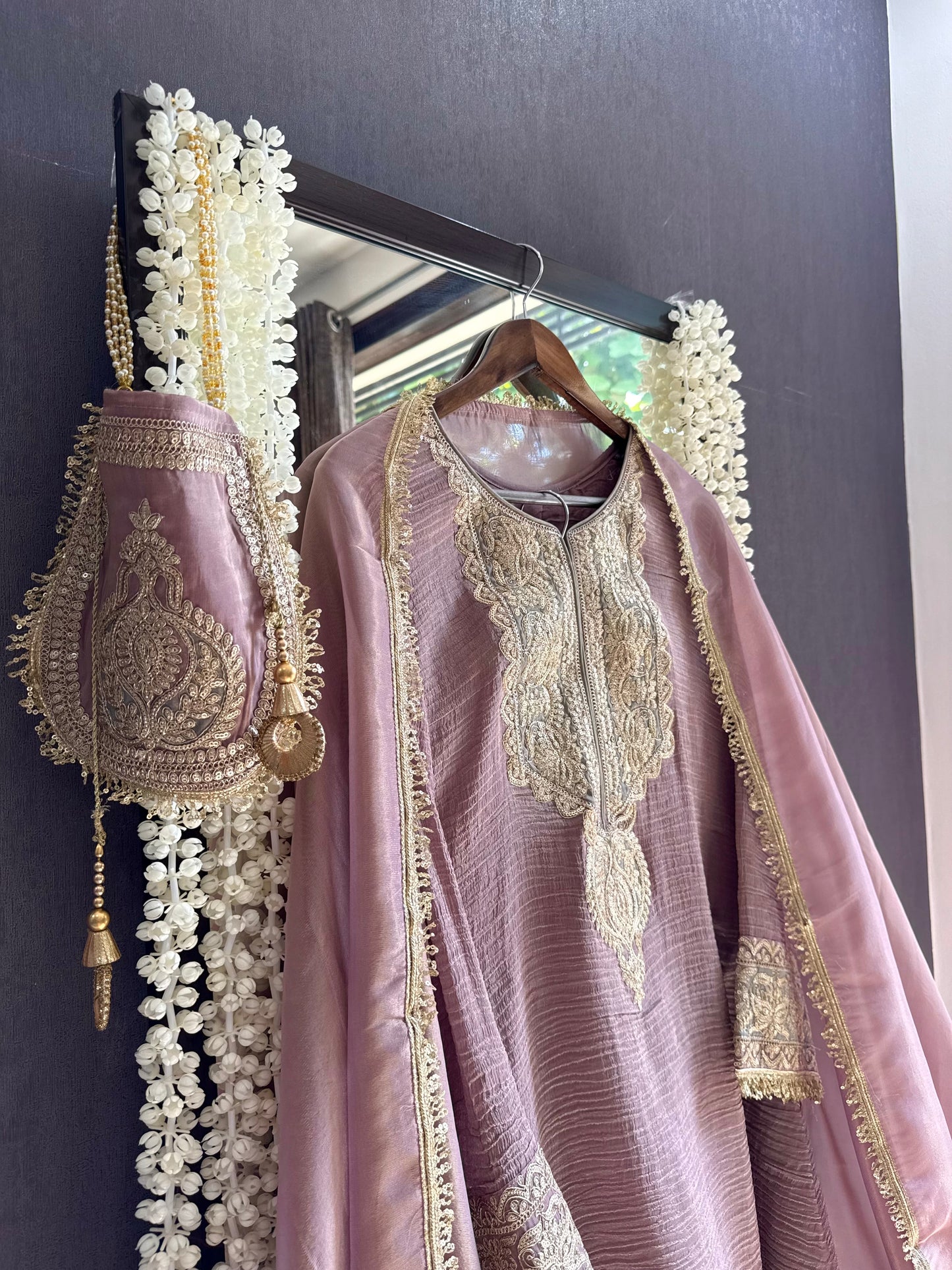 Luxurious crush tissue aari work set
