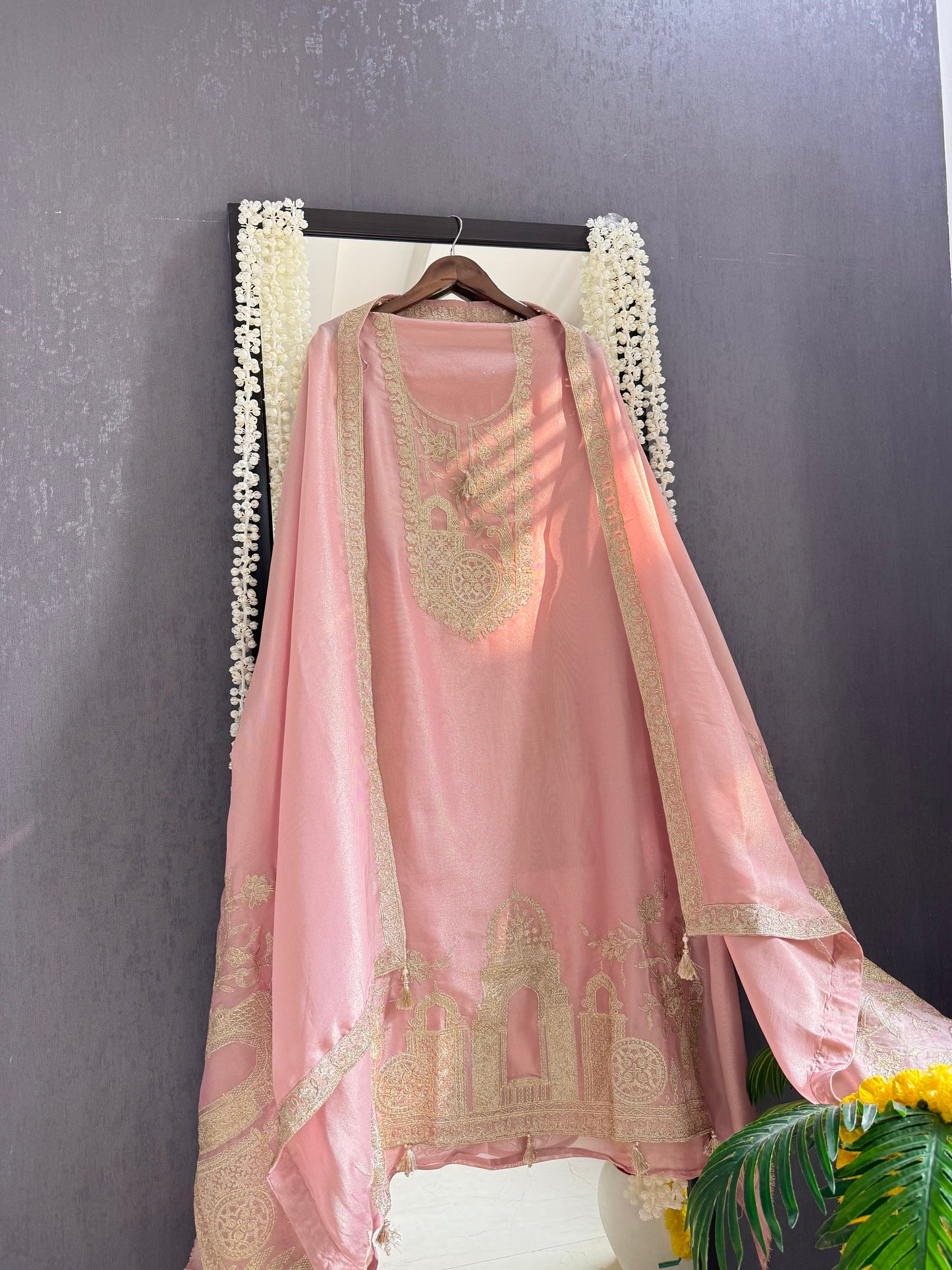 Luxurious temple pitta work suit