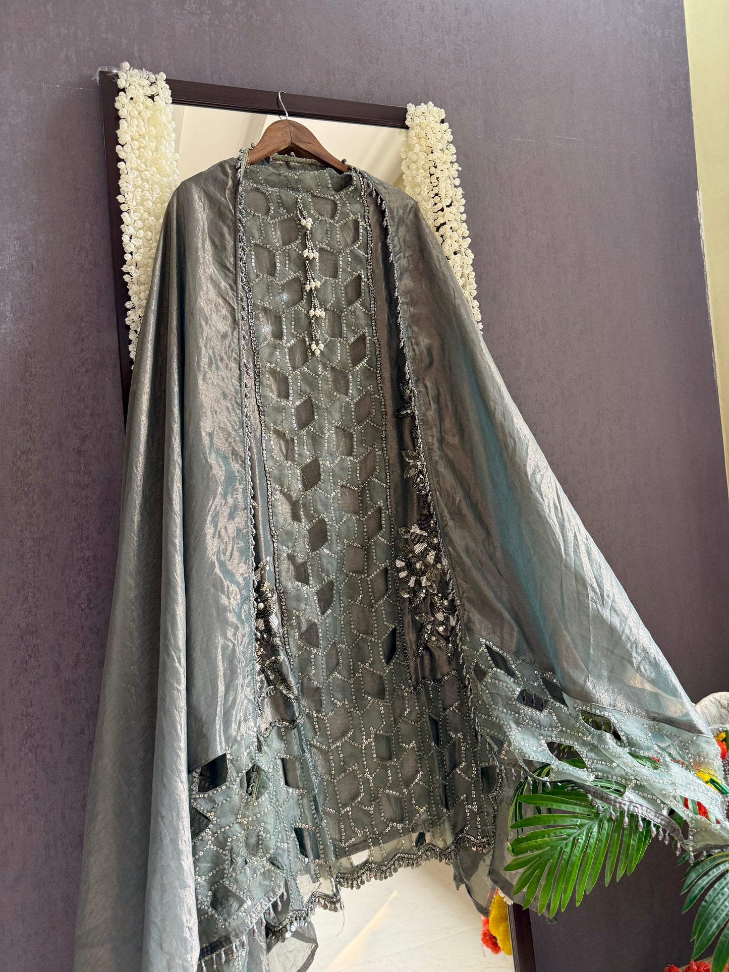 Luxurious cutwork Tissue silk suit