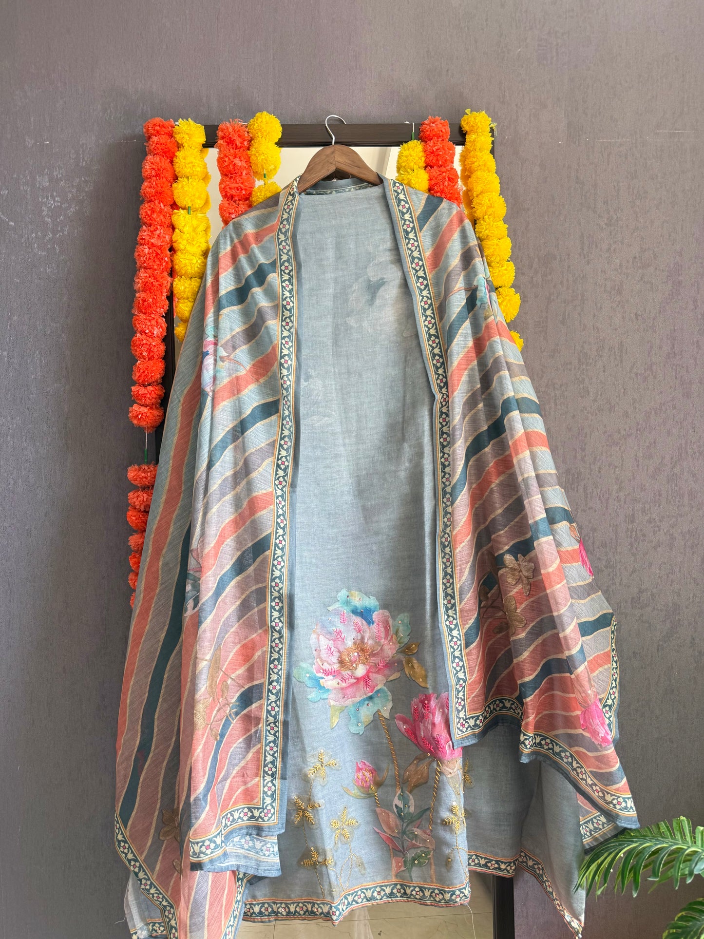 Pure linen lotus kantha work suit