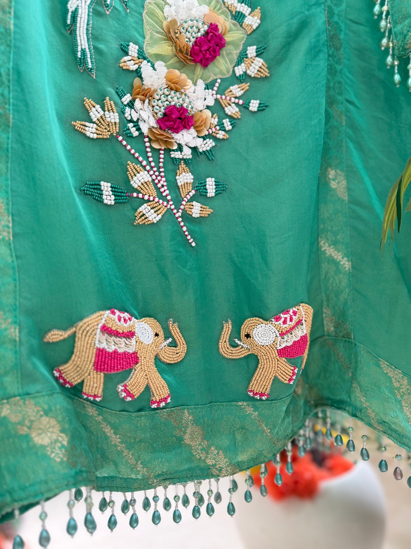 Luxurious elephants Handwork suit