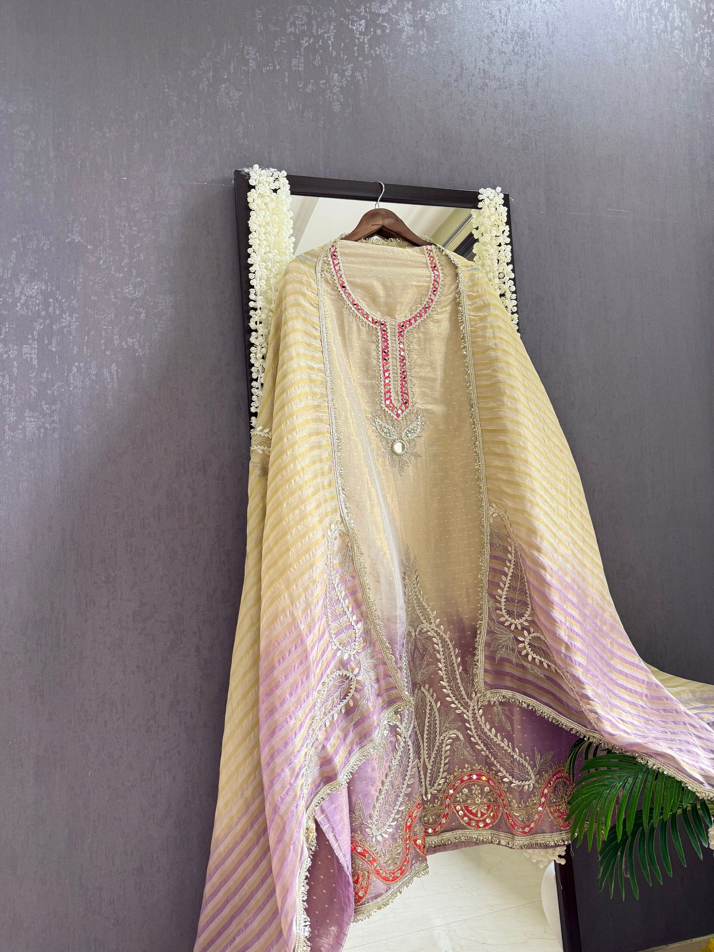 Luxurious Gotapatti ombré suit
