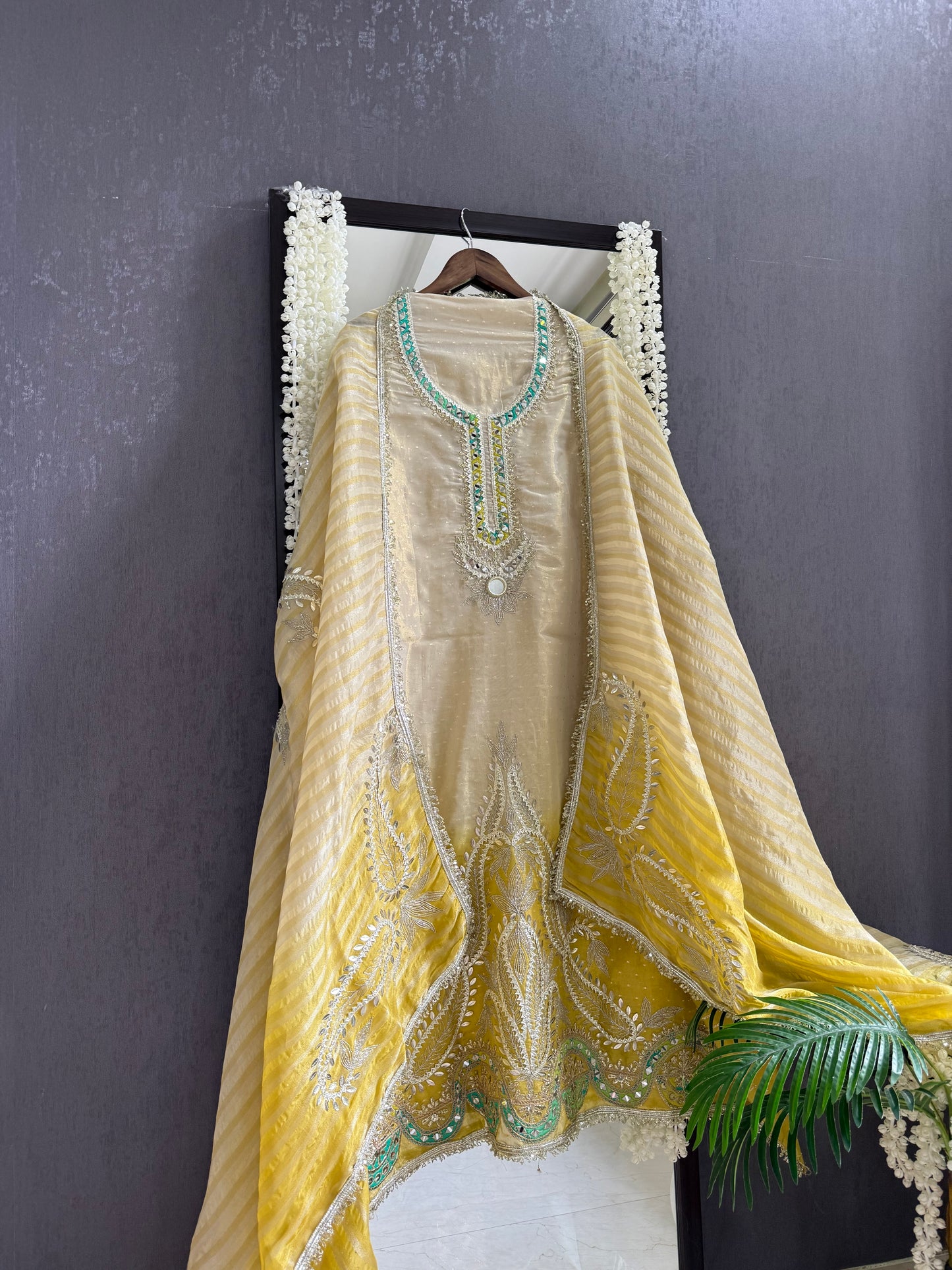 Luxurious Gotapatti ombré suit